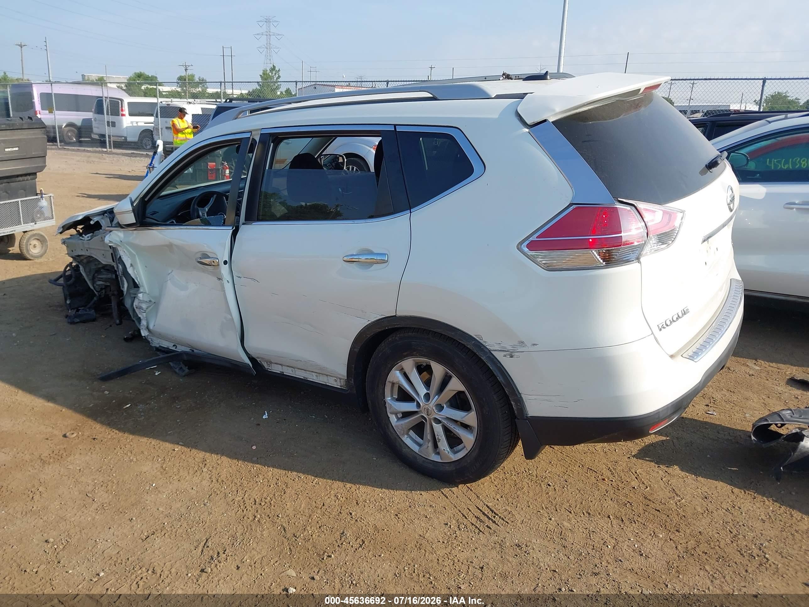 2014 Nissan Rogue Sv White vin: 5N1AT2MV9EC843788