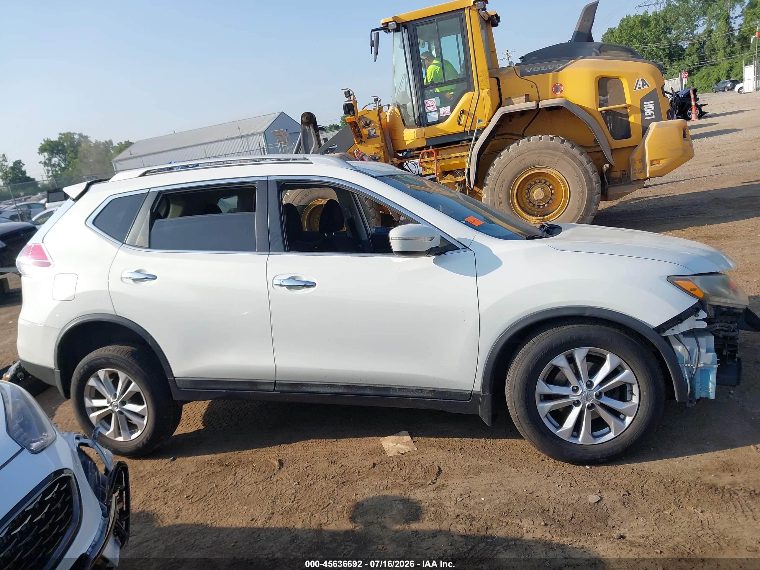 2014 Nissan Rogue Sv White vin: 5N1AT2MV9EC843788