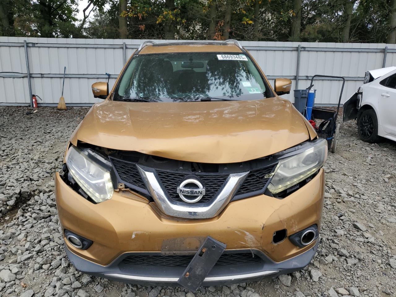 2014 Nissan Rogue S Gold vin: 5N1AT2MV9EC865192