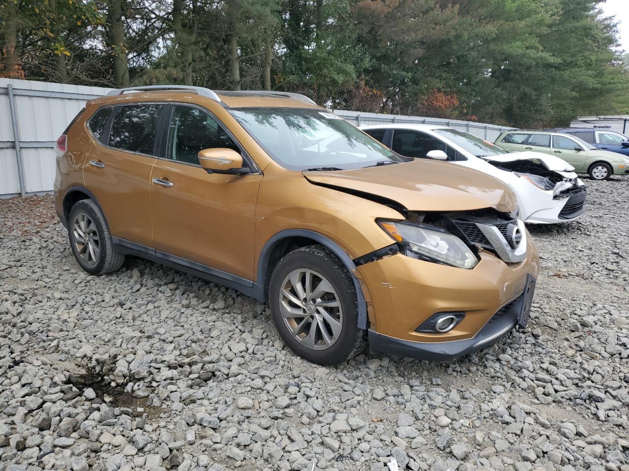 2014 Nissan Rogue S Gold vin: 5N1AT2MV9EC865192