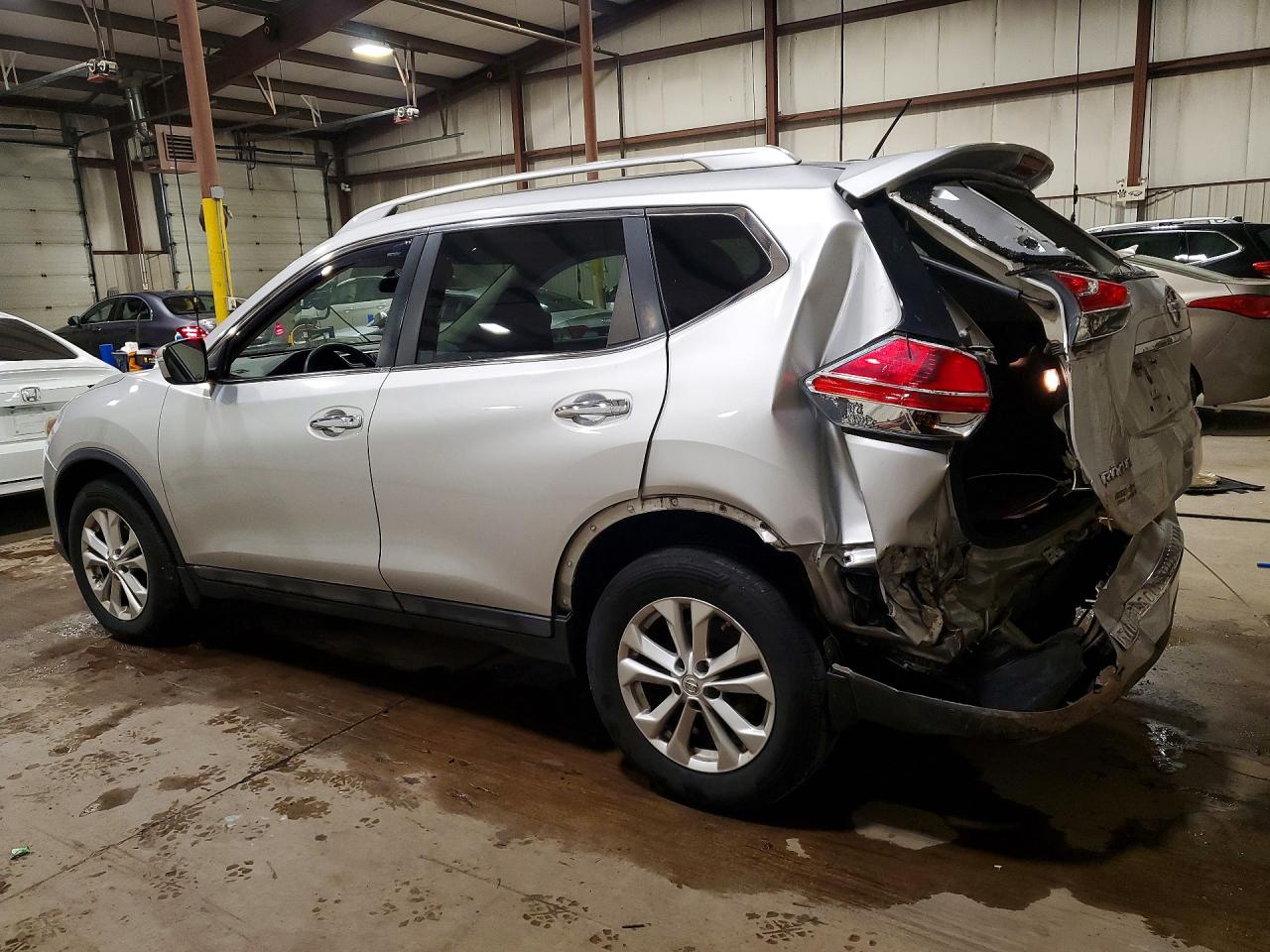 2015 Nissan Rogue Sv Silver vin: 5N1AT2MV9FC770424