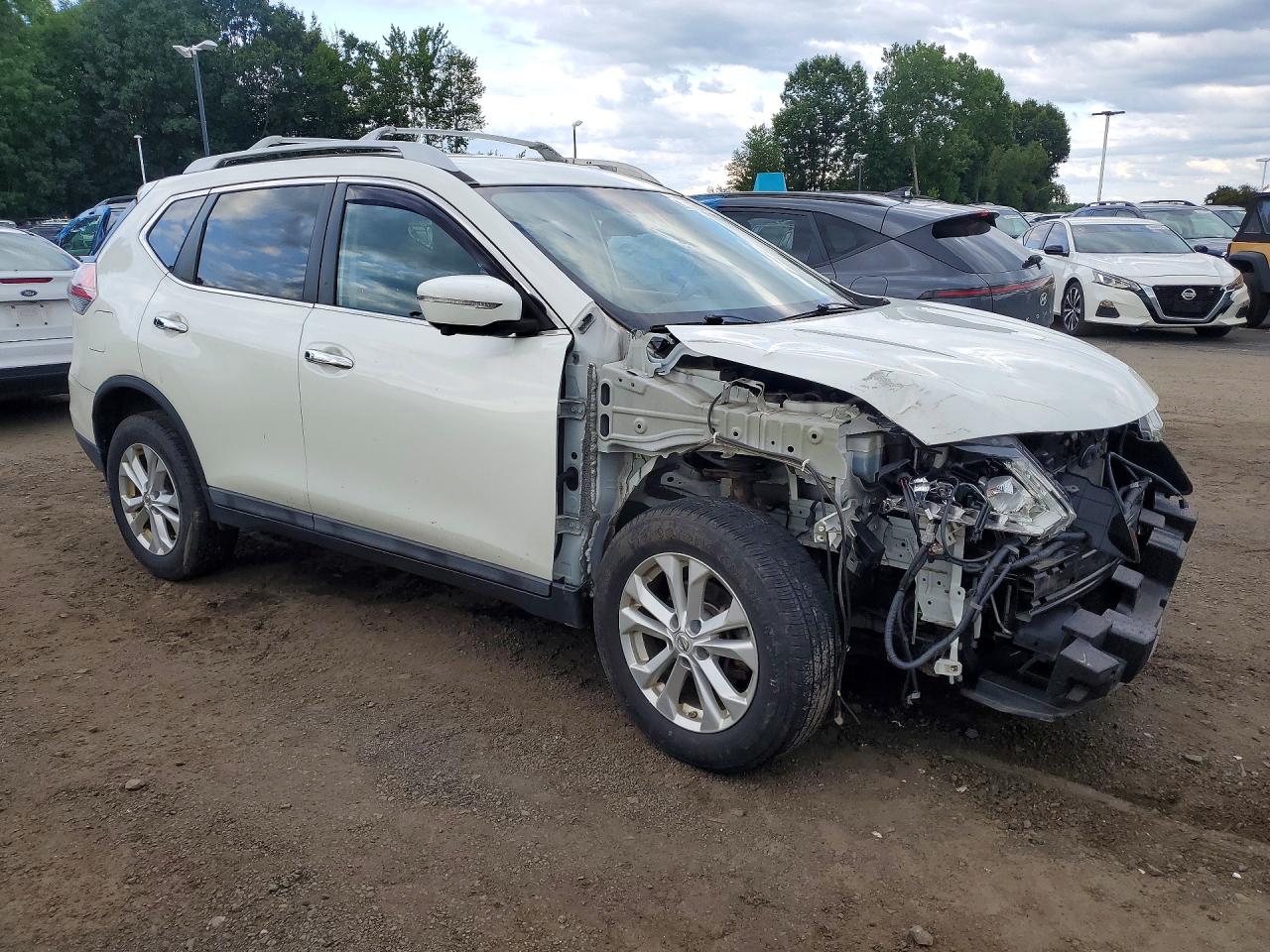 2015 Nissan Rogue Sv Белый vin: 5N1AT2MV9FC779818