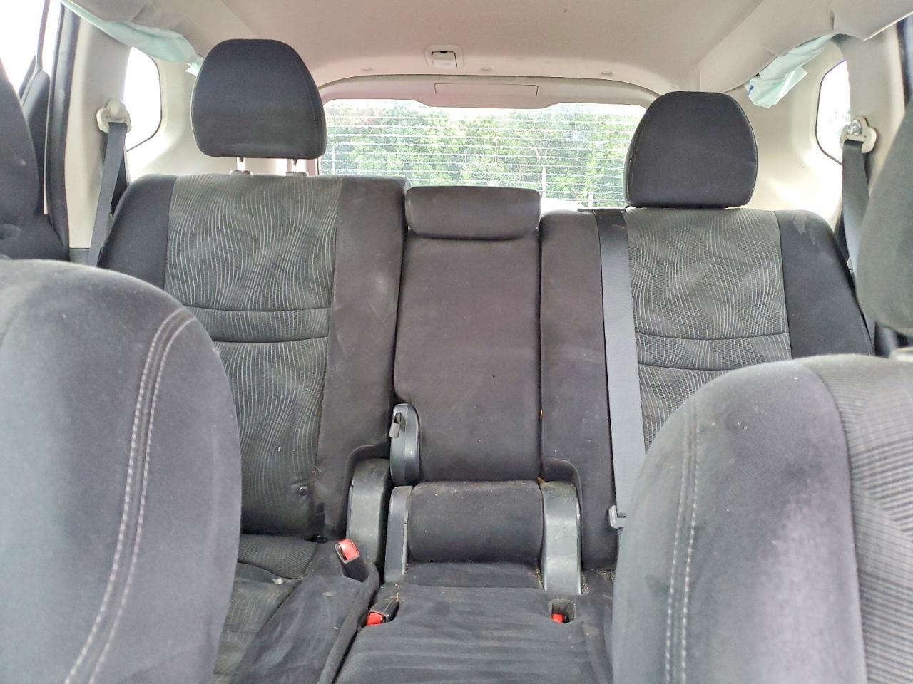 2015 Nissan Rogue Sv Белый vin: 5N1AT2MV9FC779818