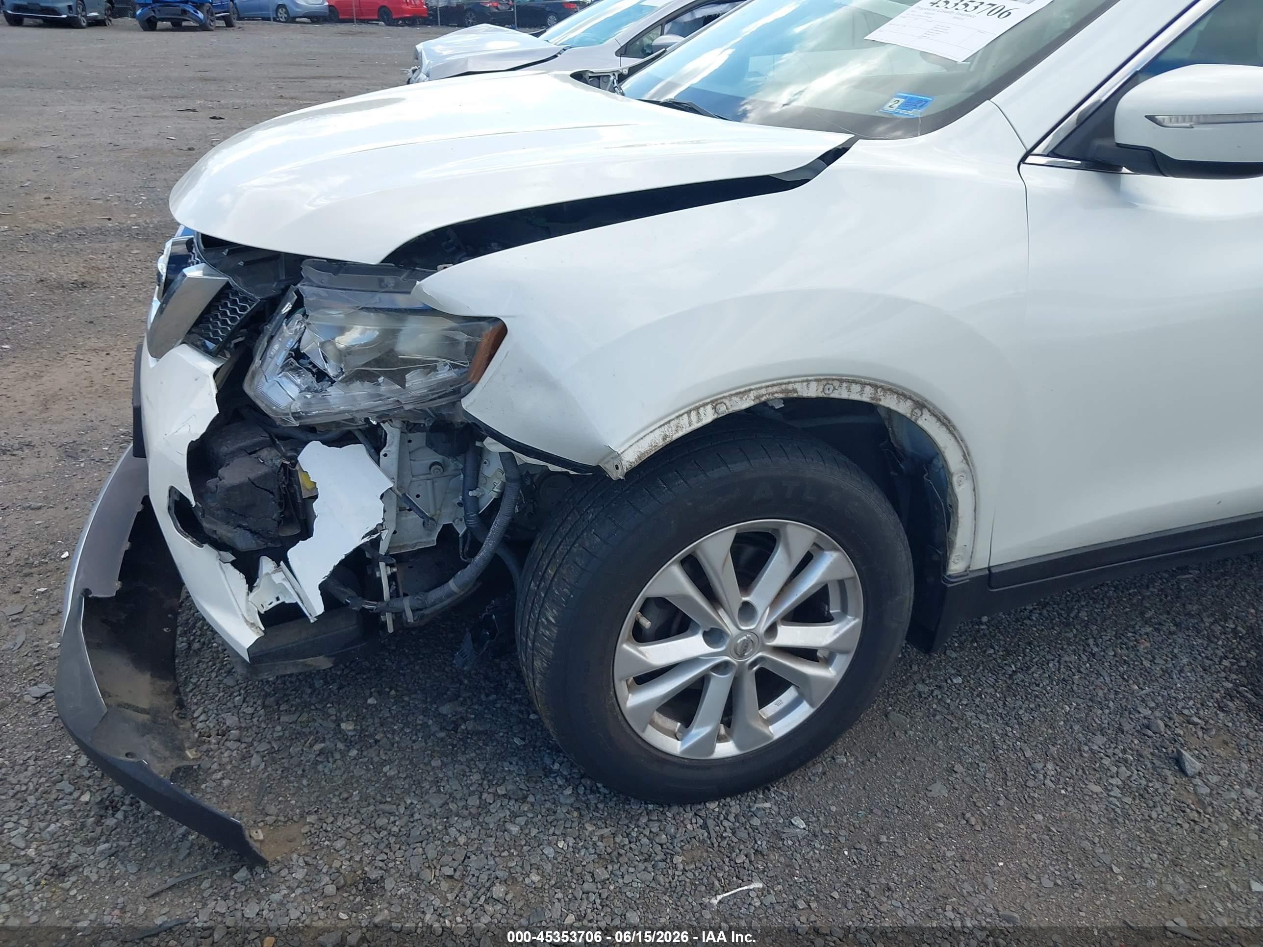 2015 Nissan Rogue Sv Белый vin: 5N1AT2MV9FC787448