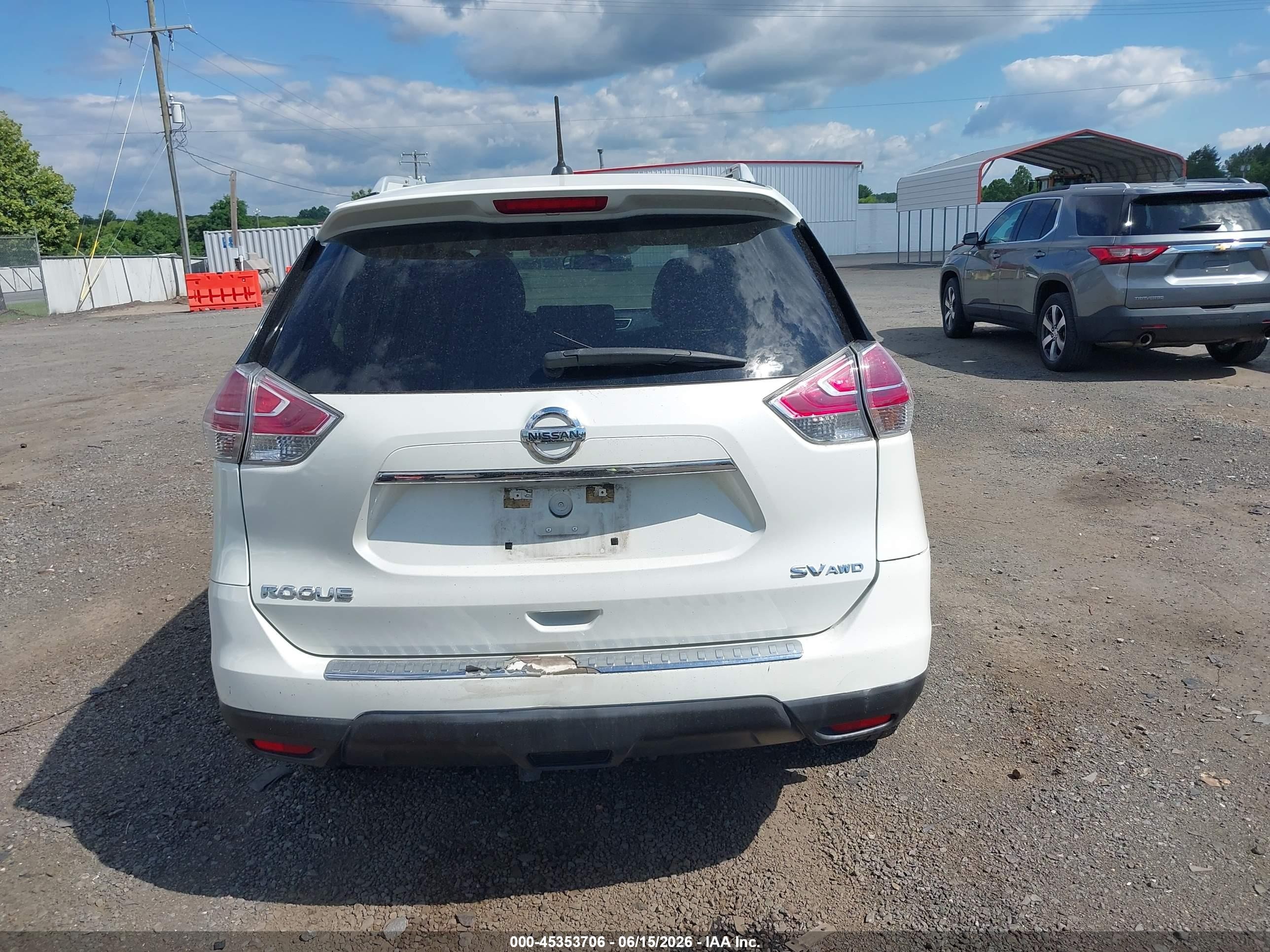 2015 Nissan Rogue Sv Белый vin: 5N1AT2MV9FC787448