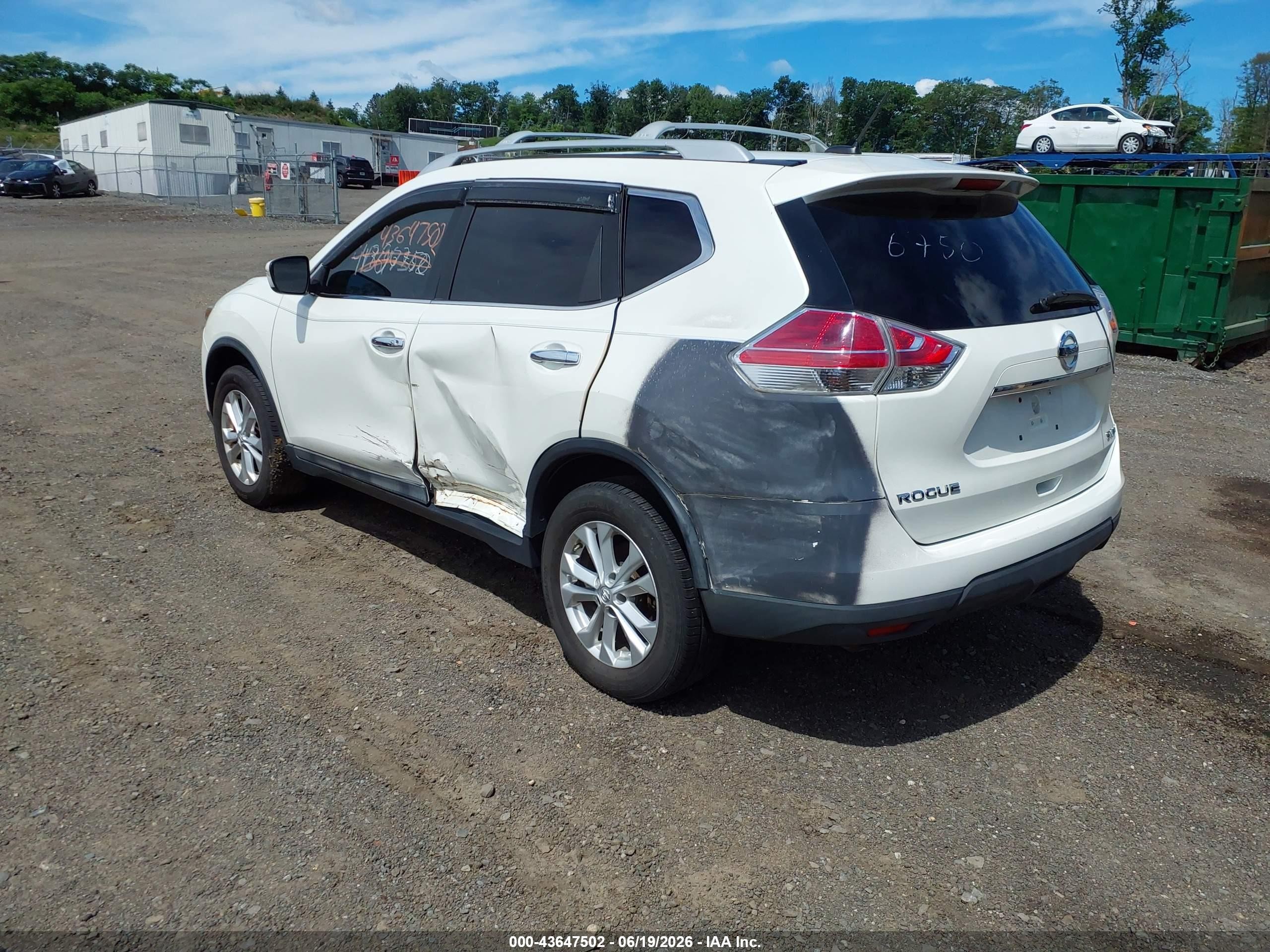 2015 Nissan Rogue Sv Белый vin: 5N1AT2MV9FC822330