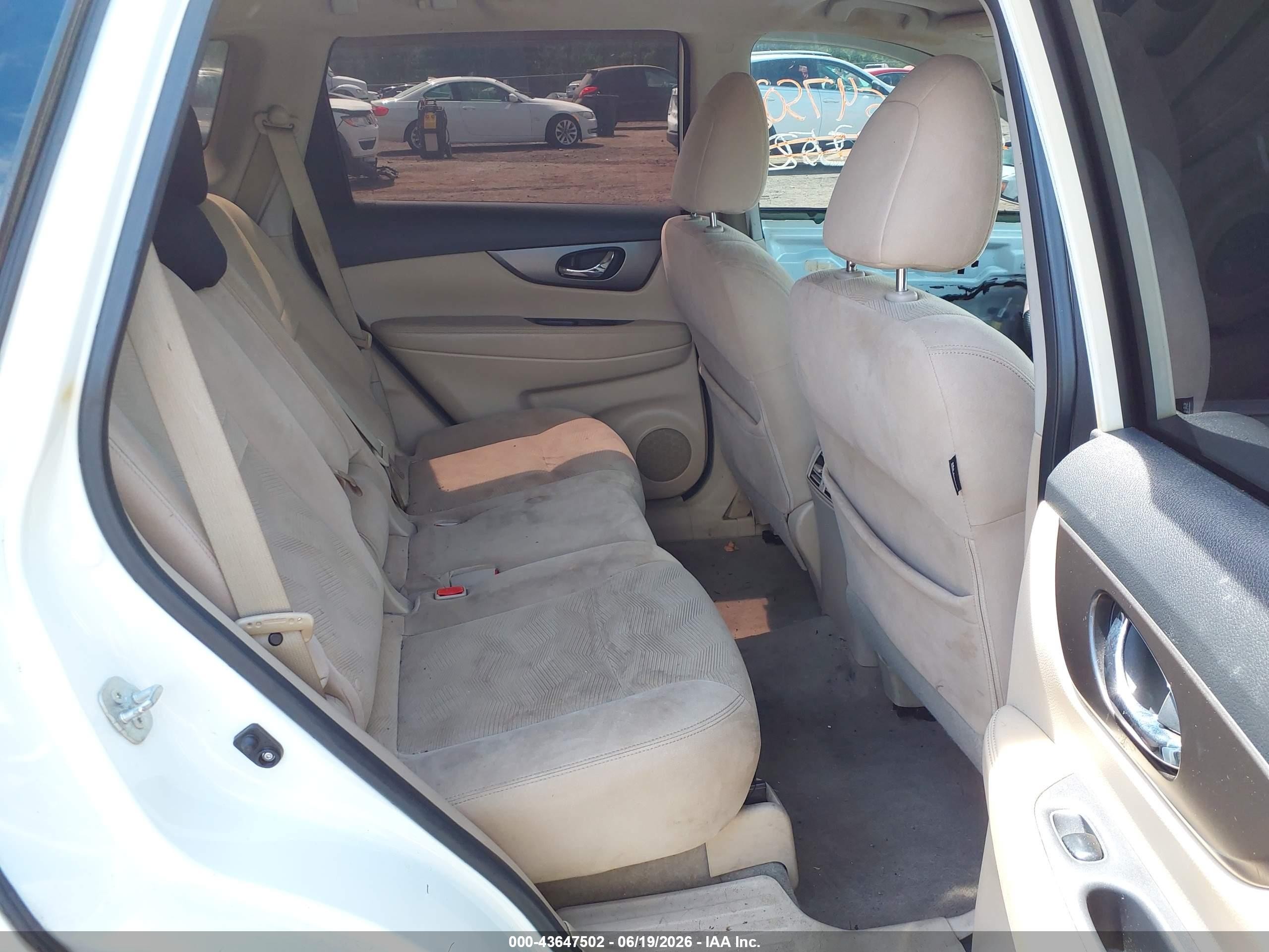2015 Nissan Rogue Sv Белый vin: 5N1AT2MV9FC822330