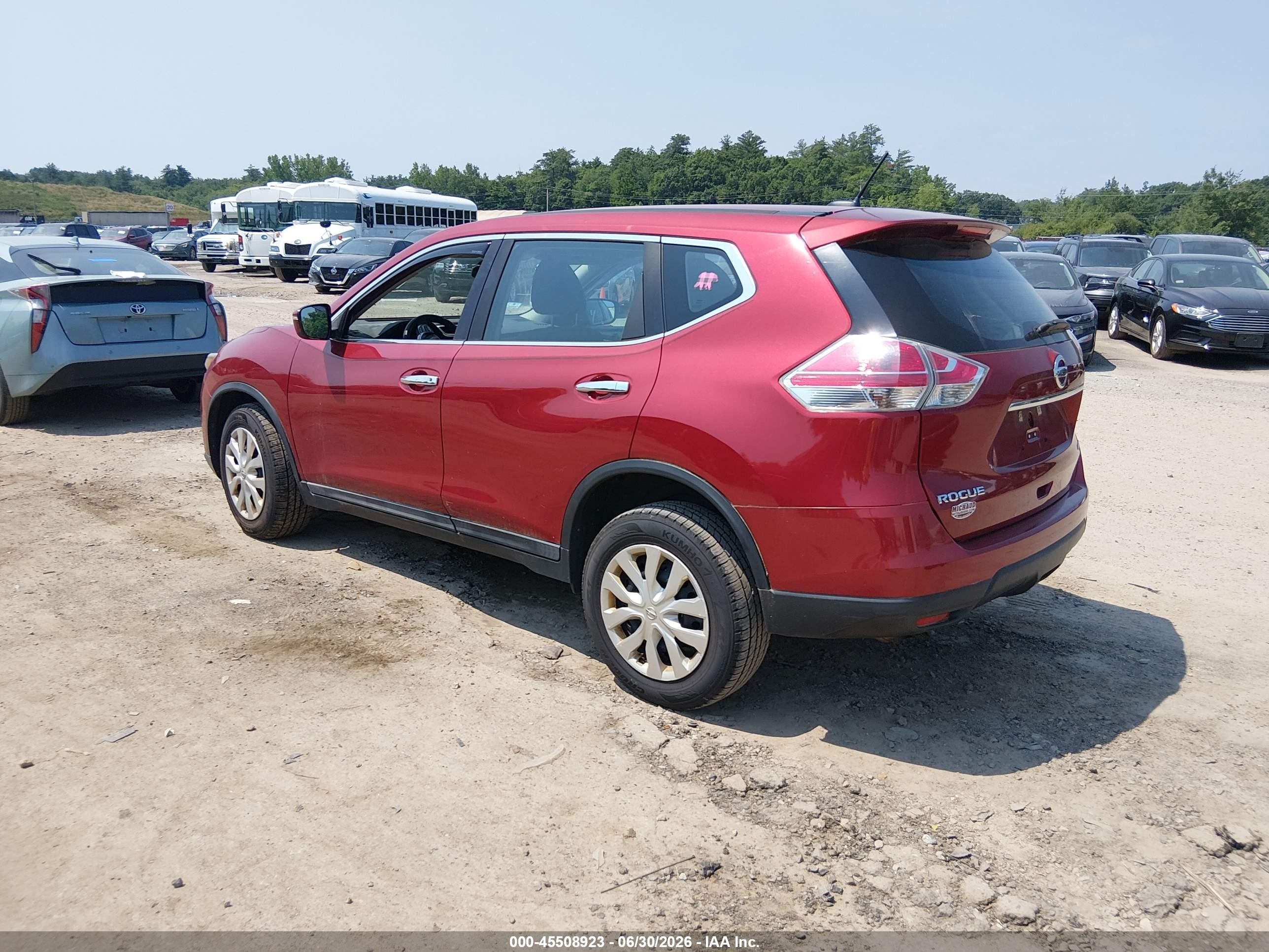2015 Nissan Rogue S/sl/sv Red vin: 5N1AT2MV9FC864450