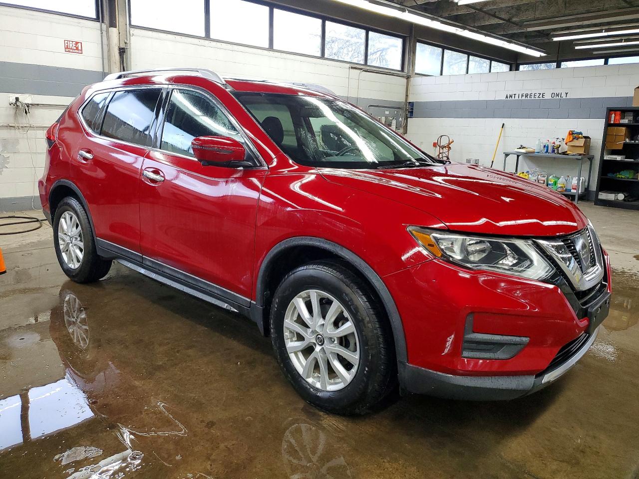 2017 Nissan Rogue Sv Красный vin: 5N1AT2MV9HC832231