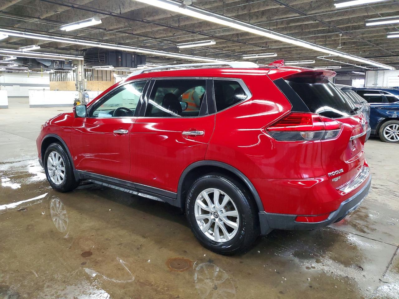 2017 Nissan Rogue Sv Красный vin: 5N1AT2MV9HC832231