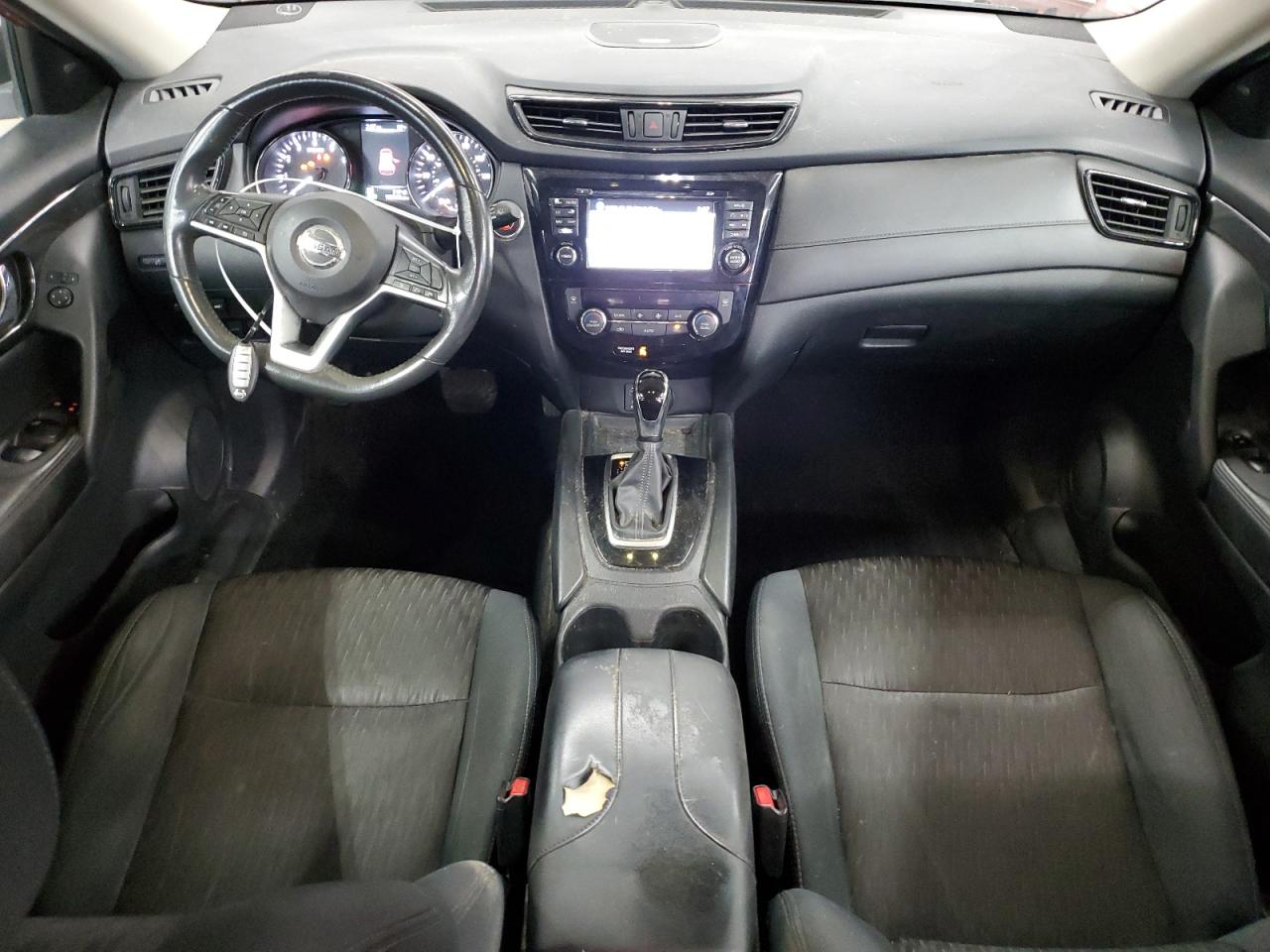2017 Nissan Rogue Sv Красный vin: 5N1AT2MV9HC832231 Damage: Front Center Armrest, Torn, 4 To 5 Inches