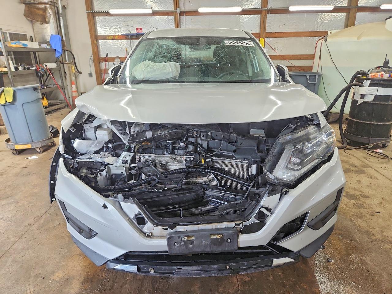 2018 Nissan Rogue S Серебряный vin: 5N1AT2MV9JC755432