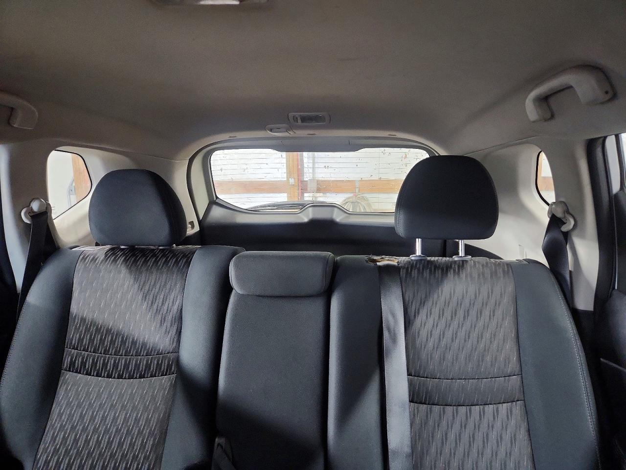 2018 Nissan Rogue S Серебряный vin: 5N1AT2MV9JC755432