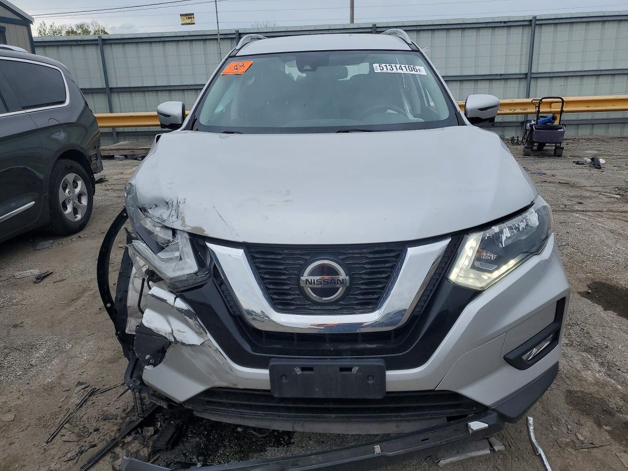 2019 Nissan Rogue Silver vin: 5N1AT2MV9KC823407
