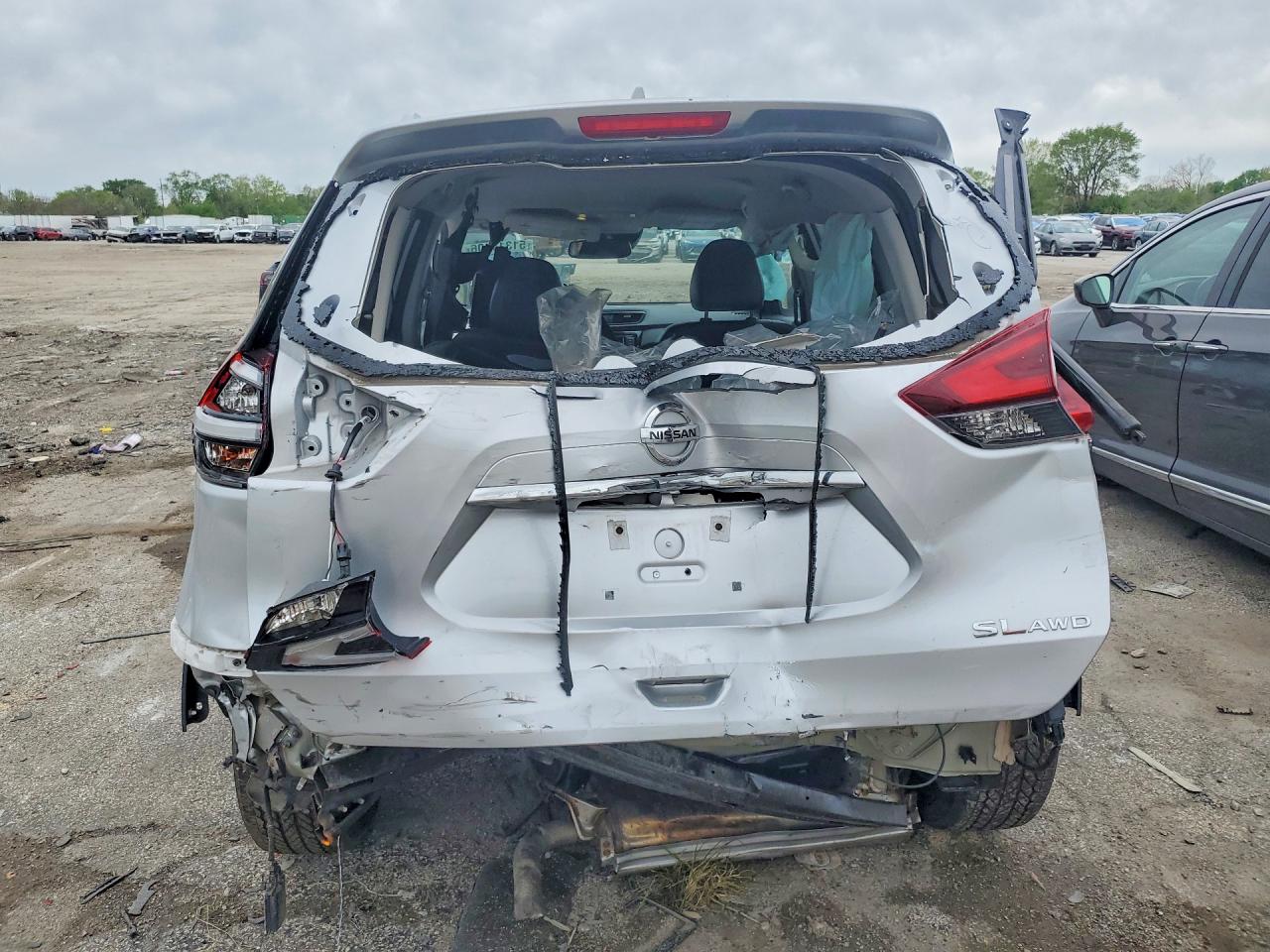2019 Nissan Rogue Silver vin: 5N1AT2MV9KC823407