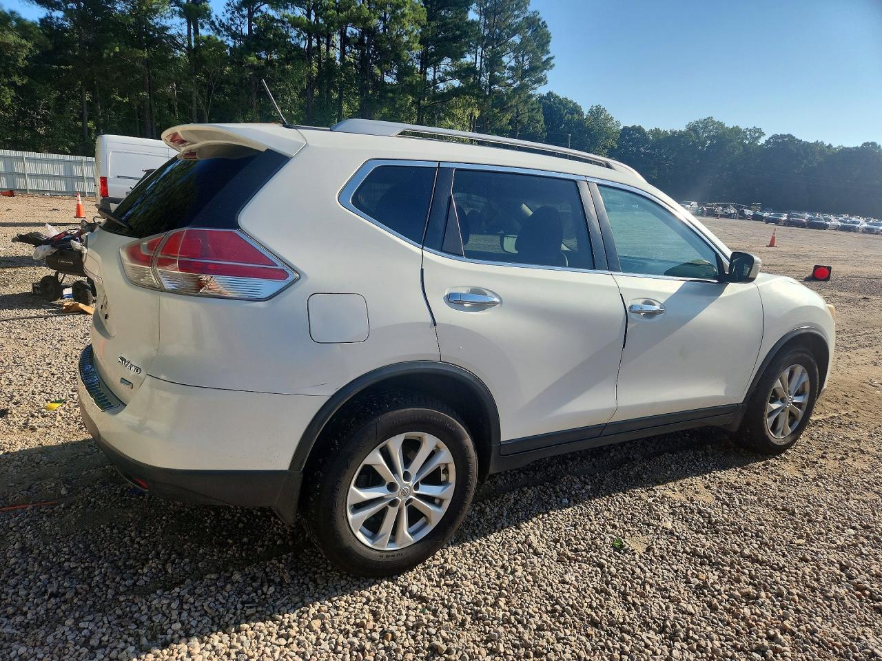 2014 Nissan Rogue Sv White vin: 5N1AT2MVXEC762993