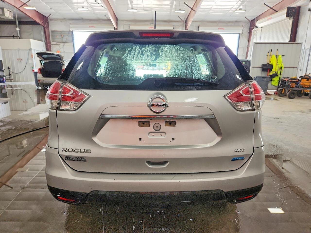 2014 Nissan Rogue S Silver vin: 5N1AT2MVXEC768471