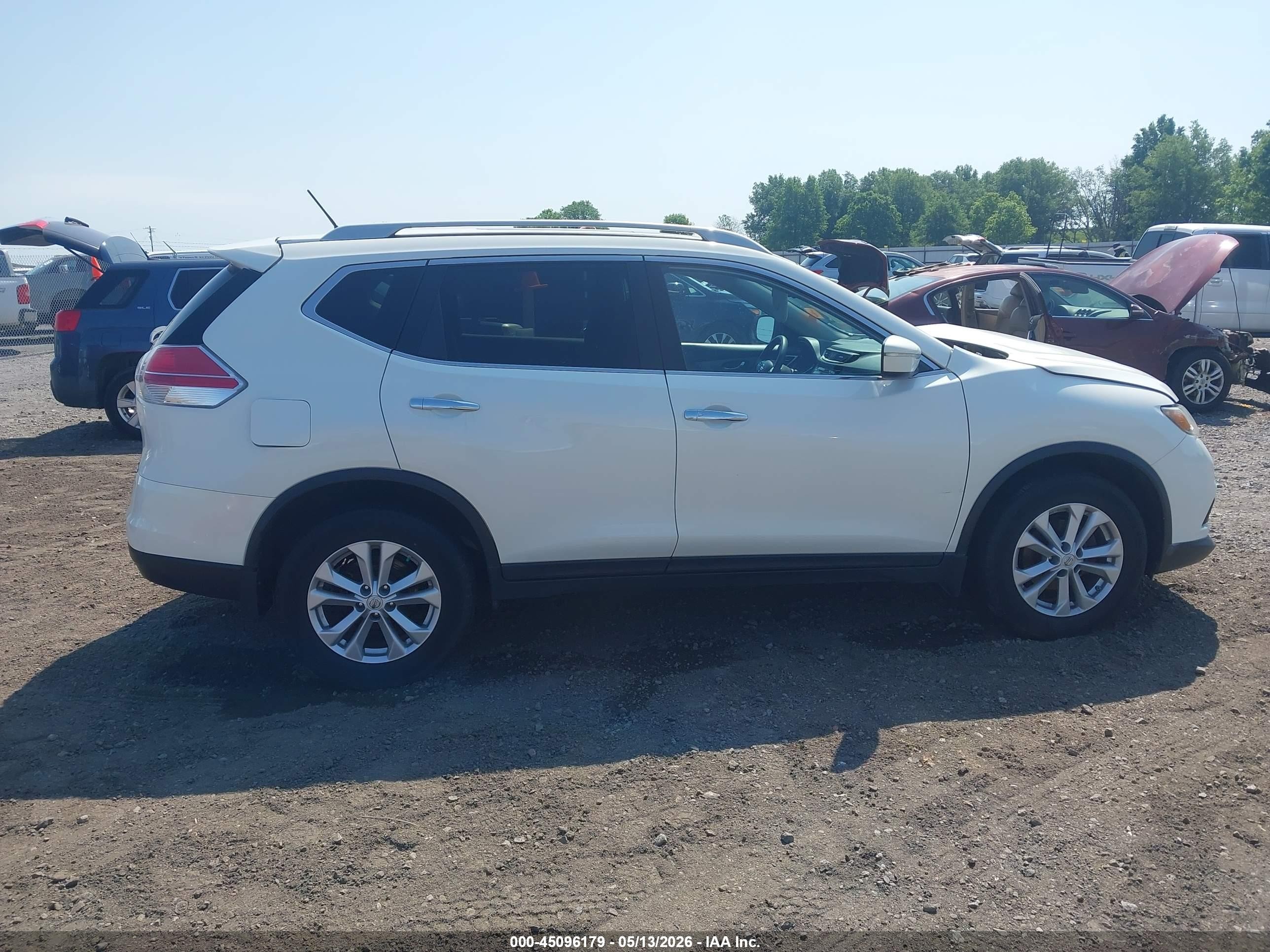 2014 Nissan Rogue Sv White vin: 5N1AT2MVXEC783276