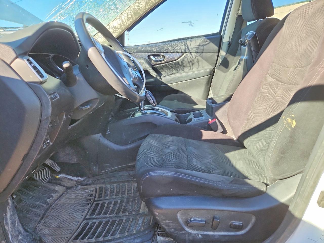 2014 Nissan Rogue S White vin: 5N1AT2MVXEC820827