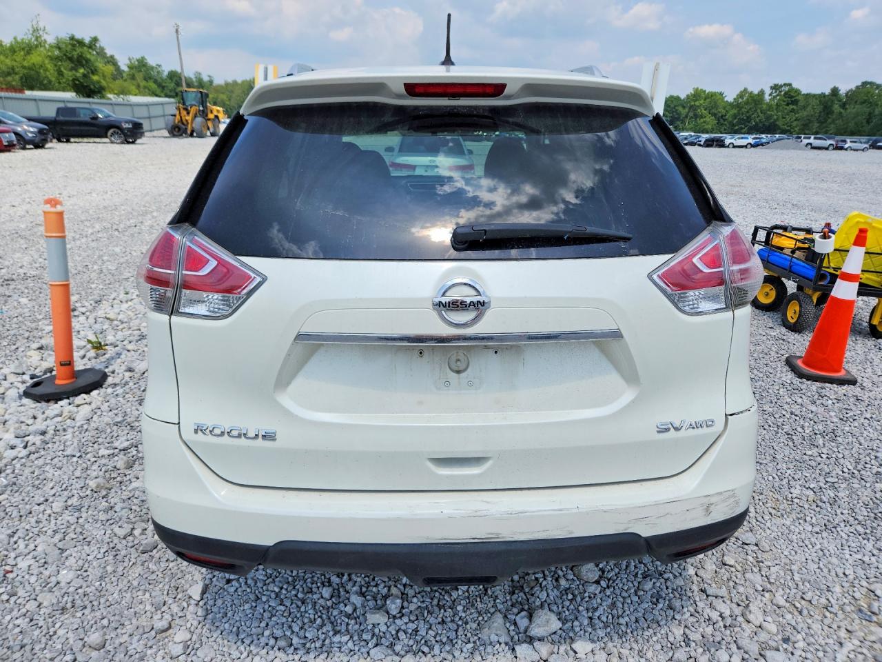 2015 Nissan Rogue Sv White vin: 5N1AT2MVXFC756273