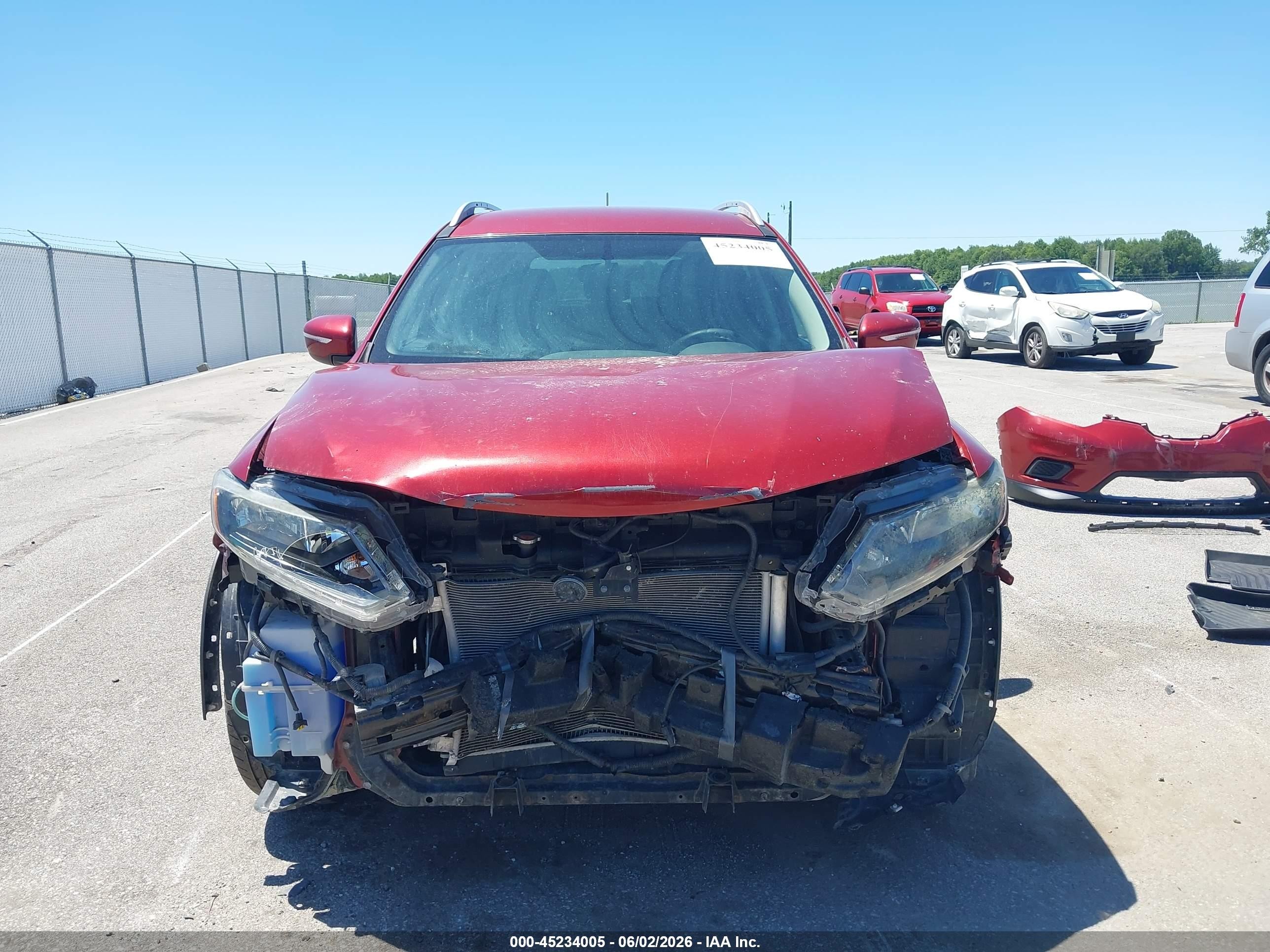 2015 Nissan Rogue Sv Red vin: 5N1AT2MVXFC770495