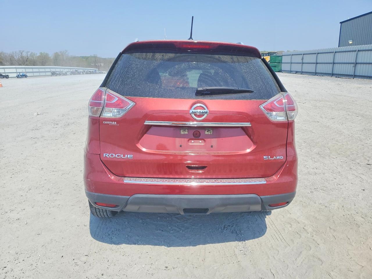 2015 Nissan Rogue S Красный vin: 5N1AT2MVXFC785921