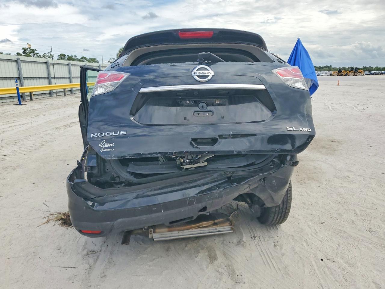 2015 Nissan Rogue Black vin: 5N1AT2MVXFC825348