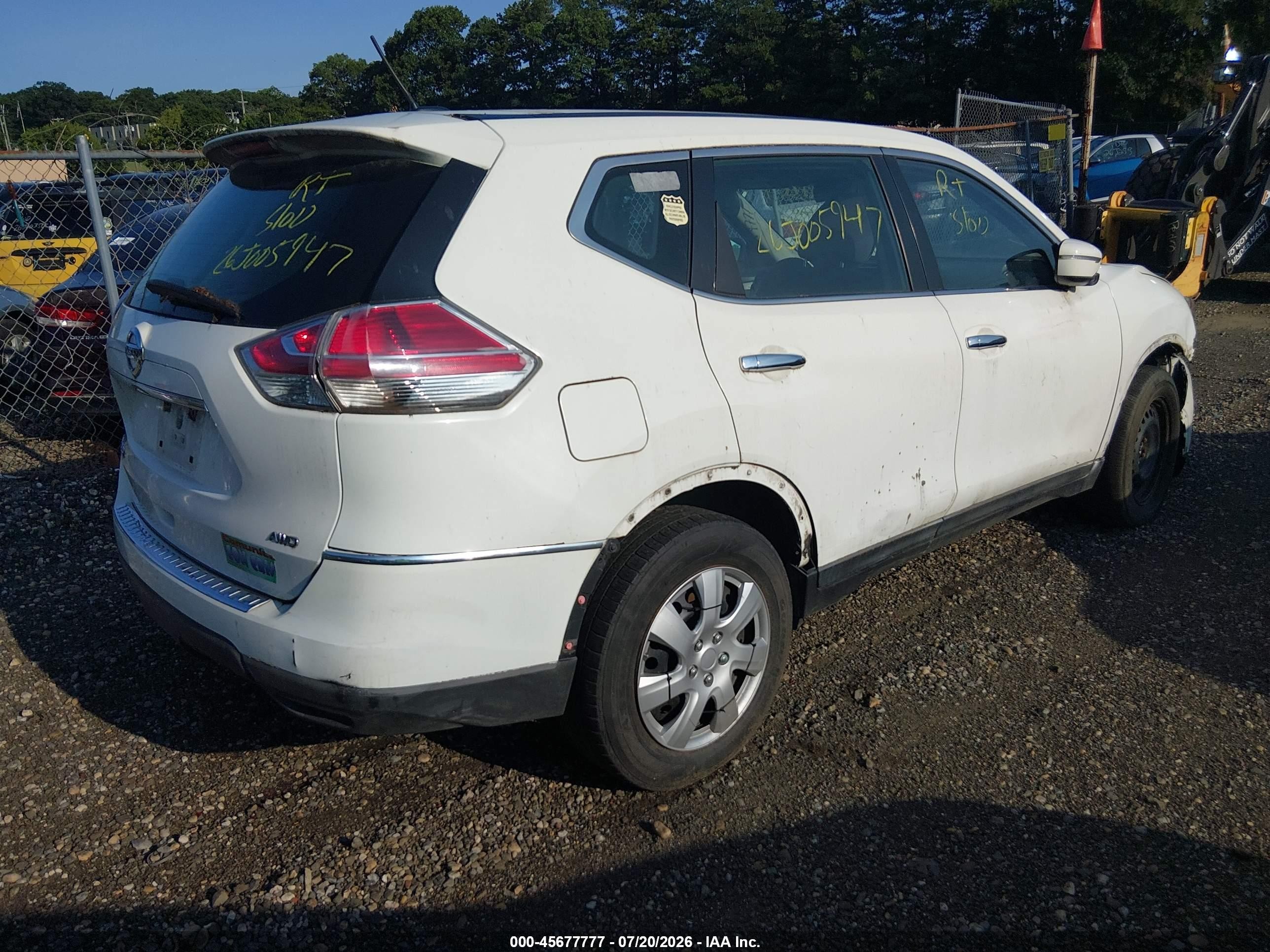 2015 Nissan Rogue S White vin: 5N1AT2MVXFC835295