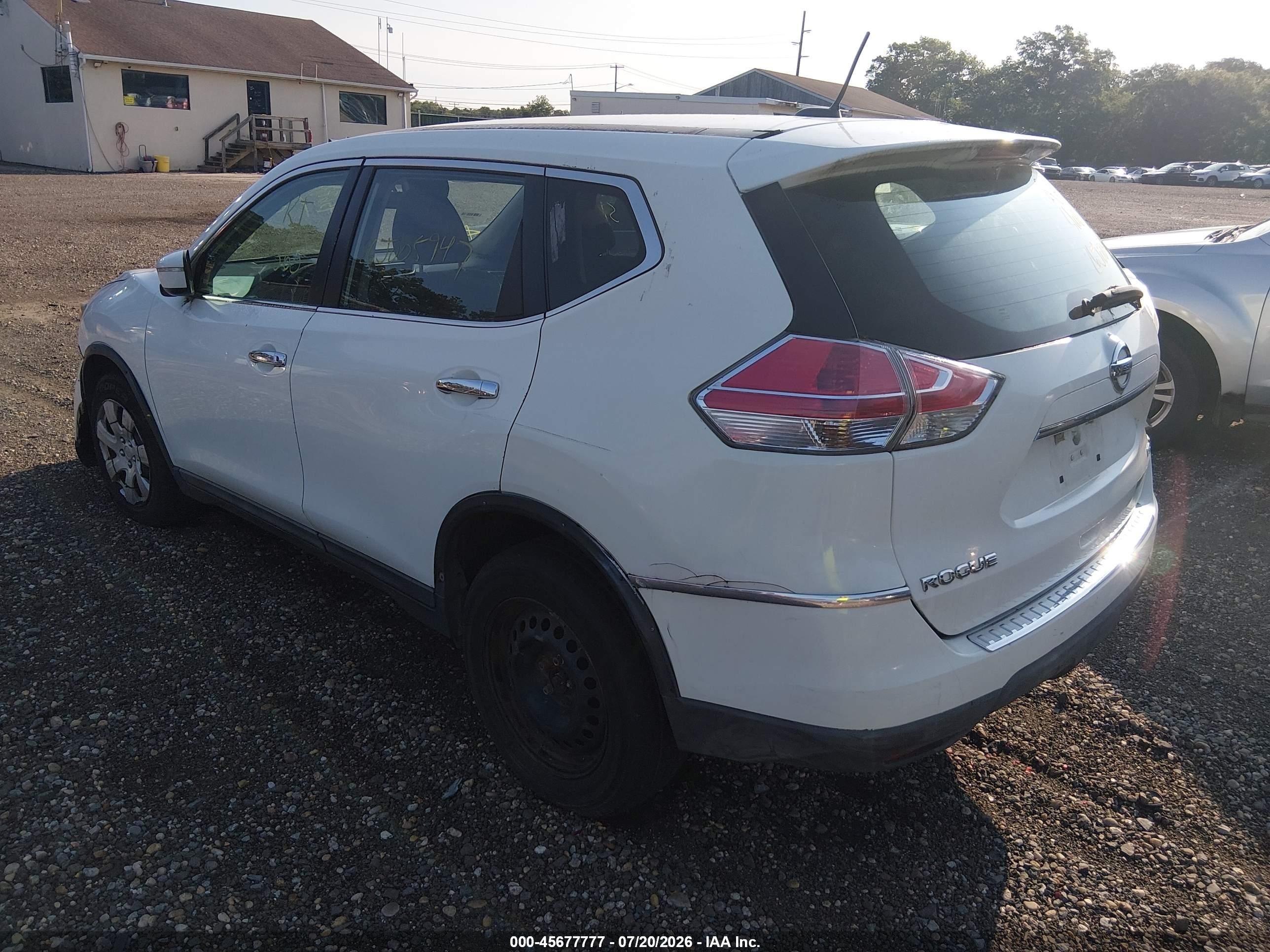 2015 Nissan Rogue S White vin: 5N1AT2MVXFC835295