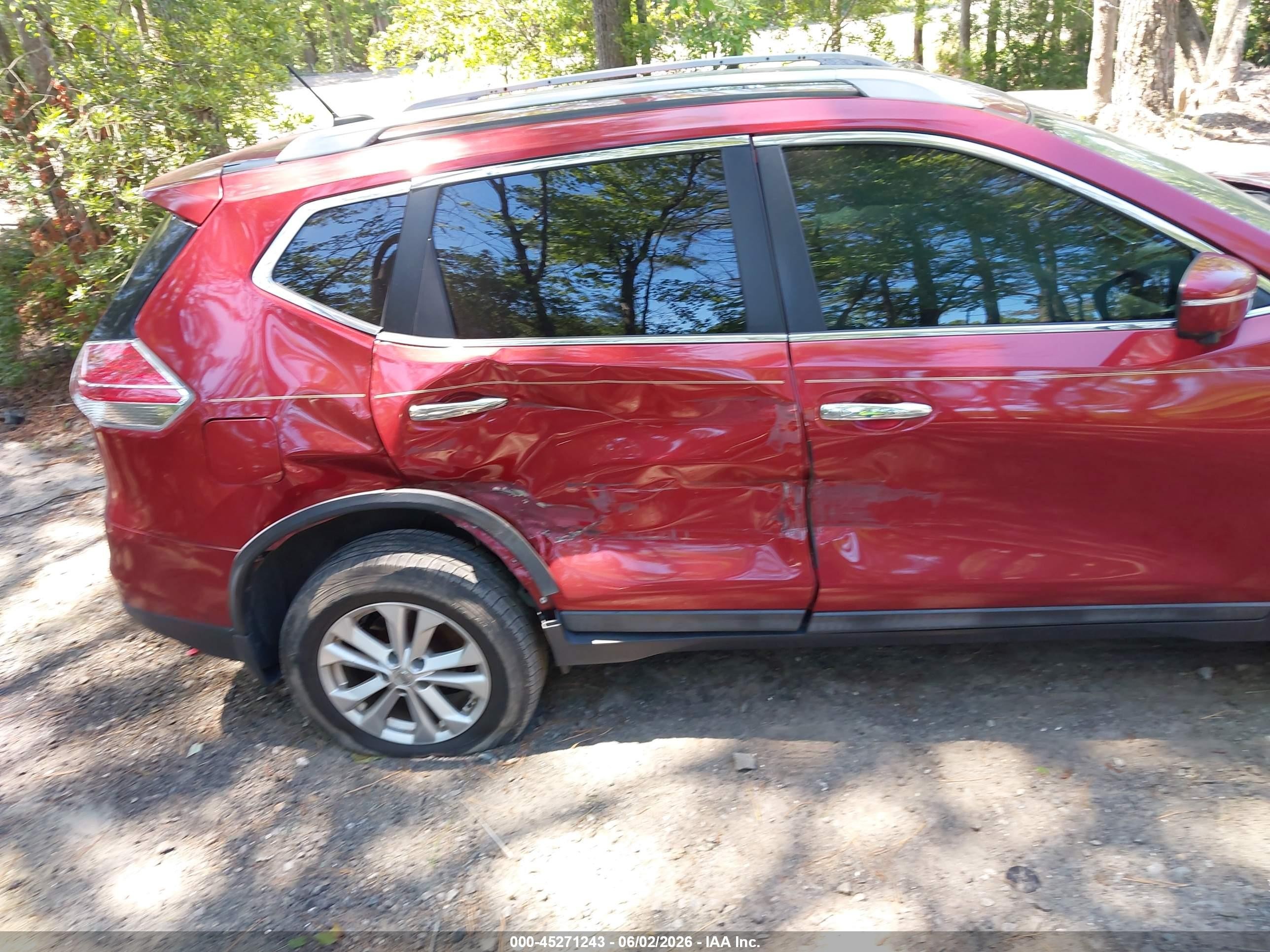 2015 Nissan Rogue Sv Red vin: 5N1AT2MVXFC843512
