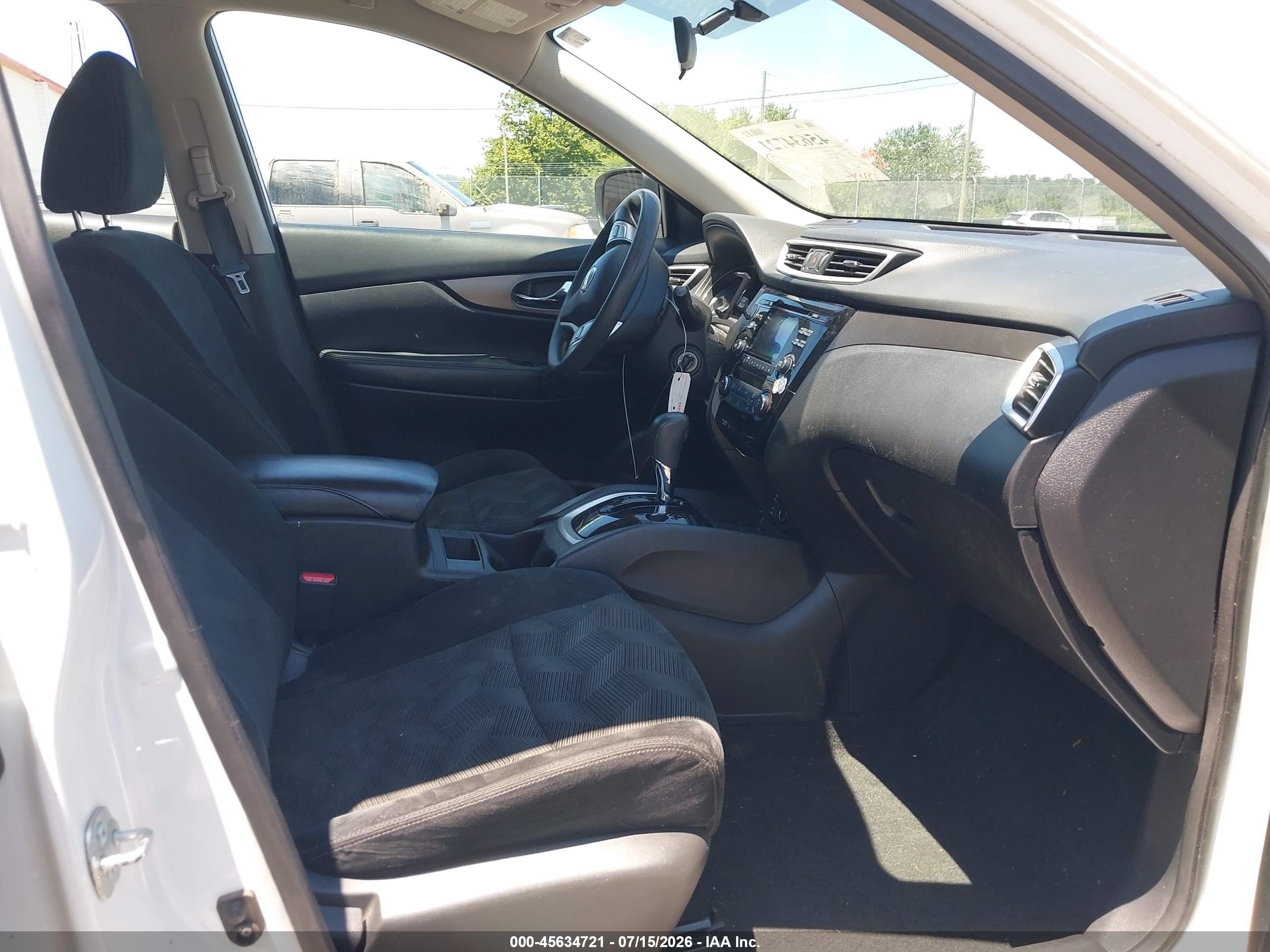 2015 Nissan Rogue S White vin: 5N1AT2MVXFC886960