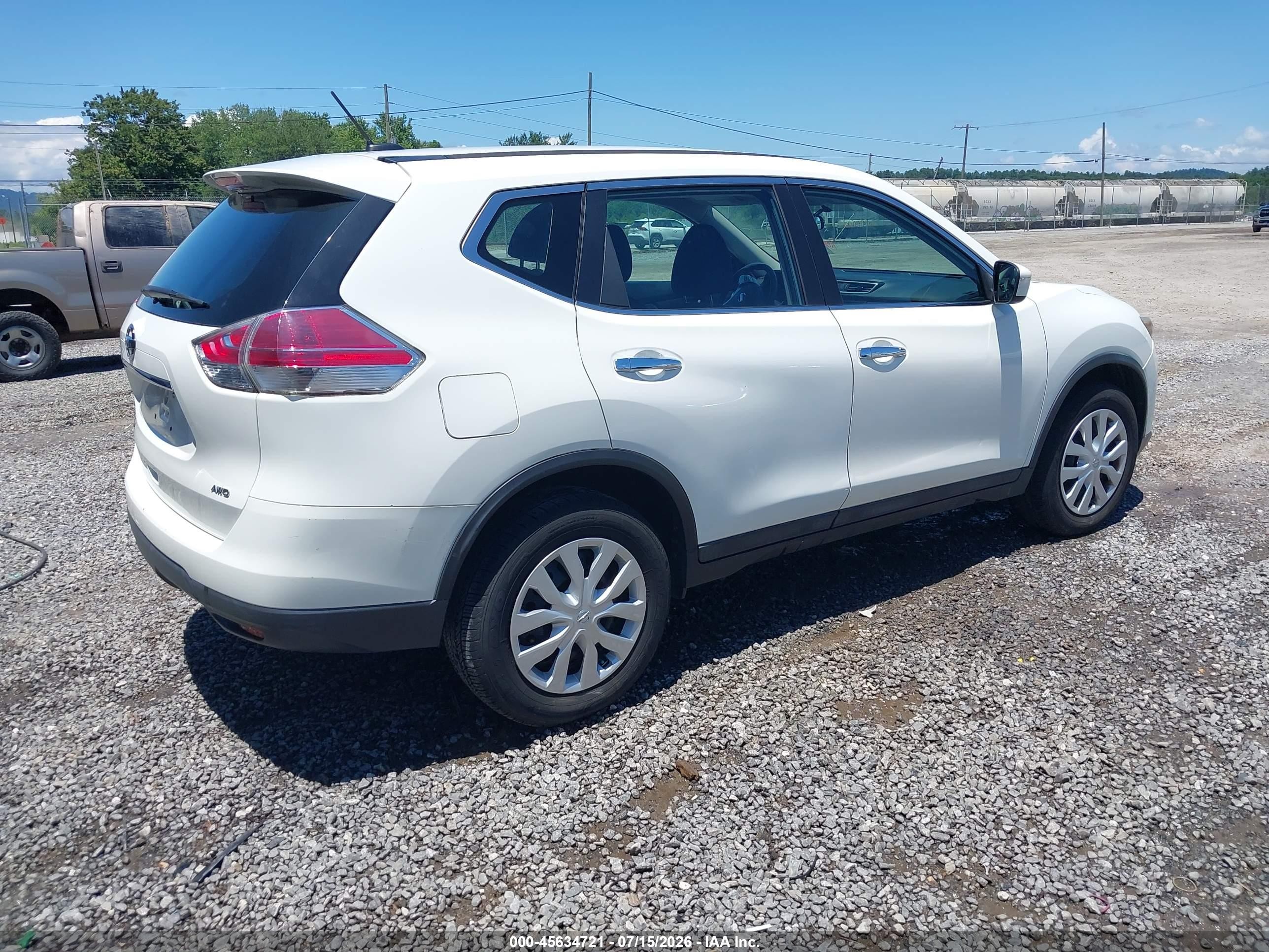 2015 Nissan Rogue S White vin: 5N1AT2MVXFC886960