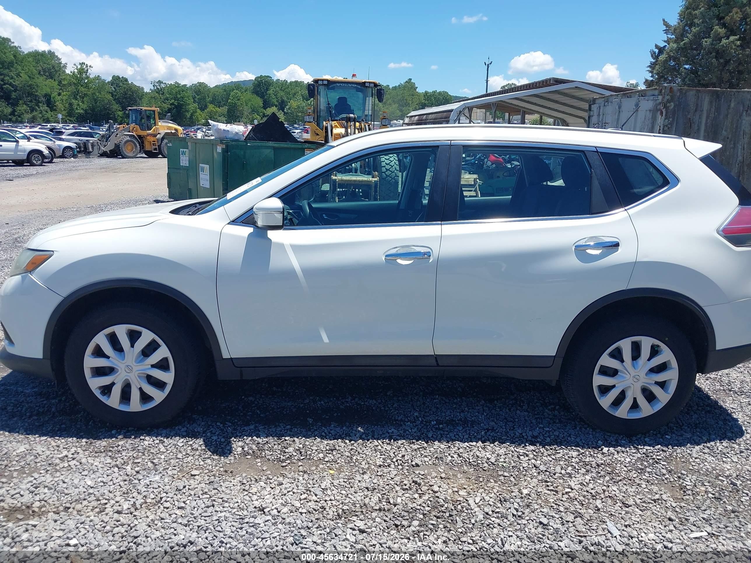 2015 Nissan Rogue S White vin: 5N1AT2MVXFC886960
