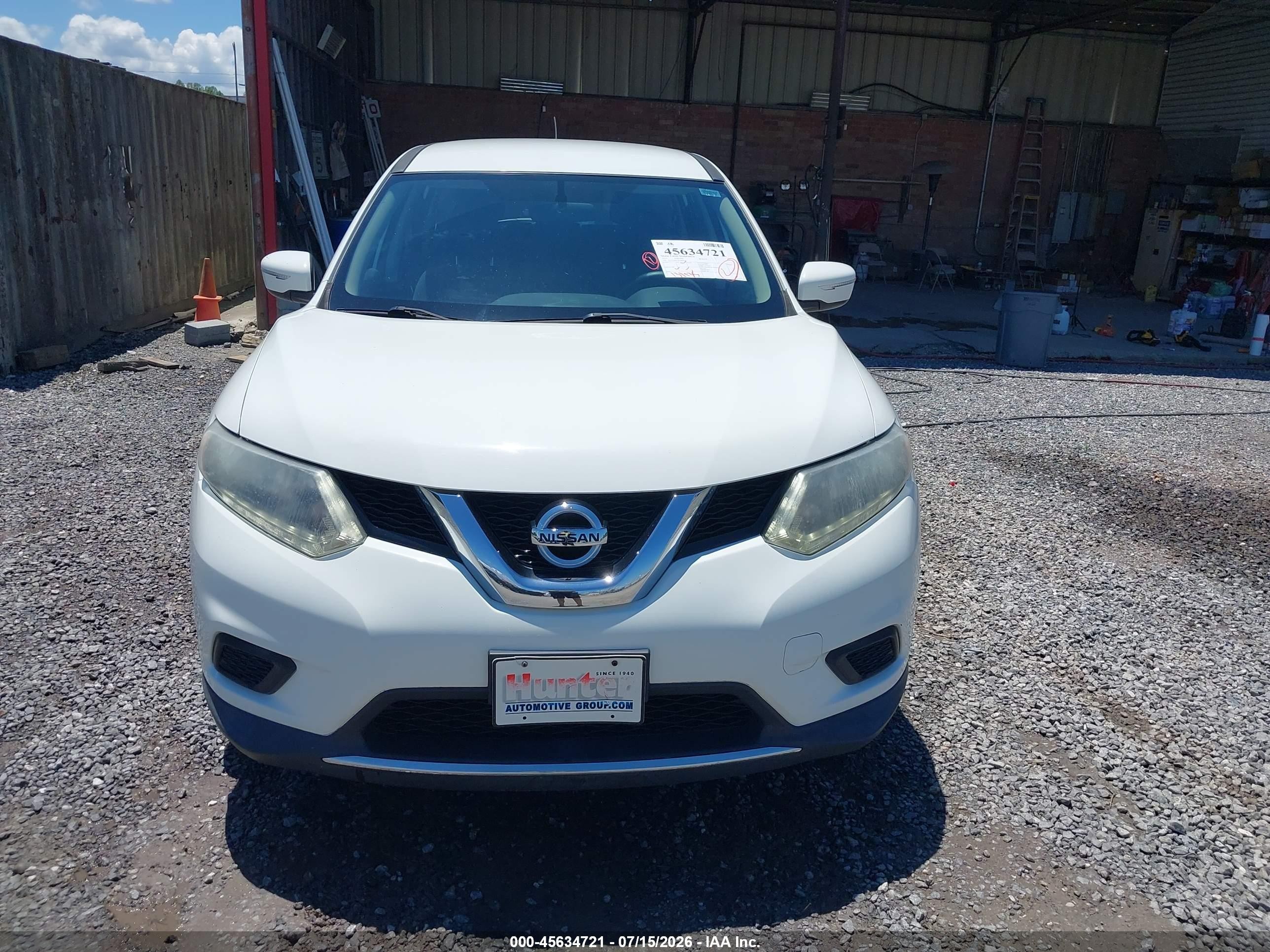 2015 Nissan Rogue S White vin: 5N1AT2MVXFC886960