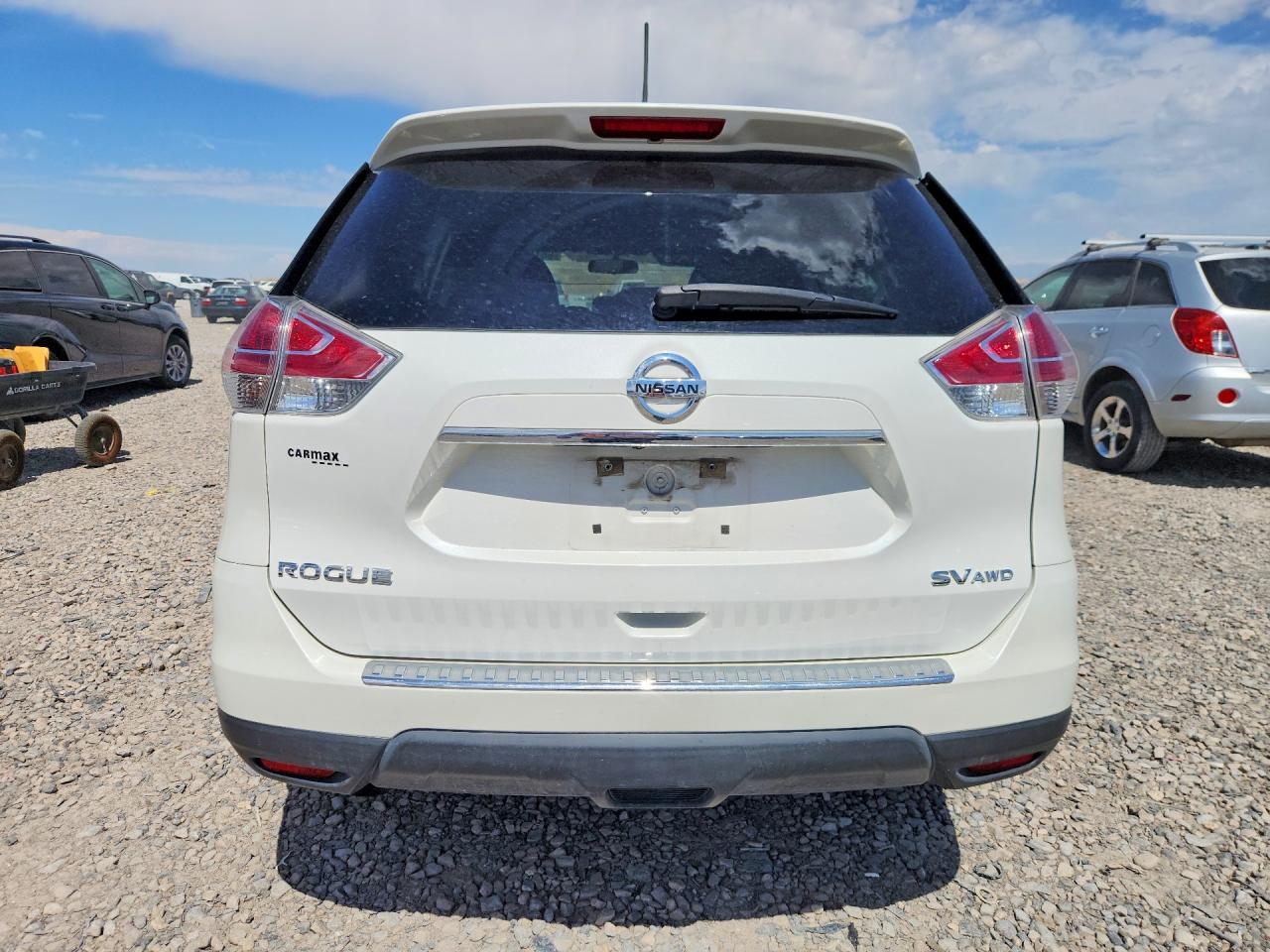 2015 Nissan Rogue Sv White vin: 5N1AT2MVXFC899210