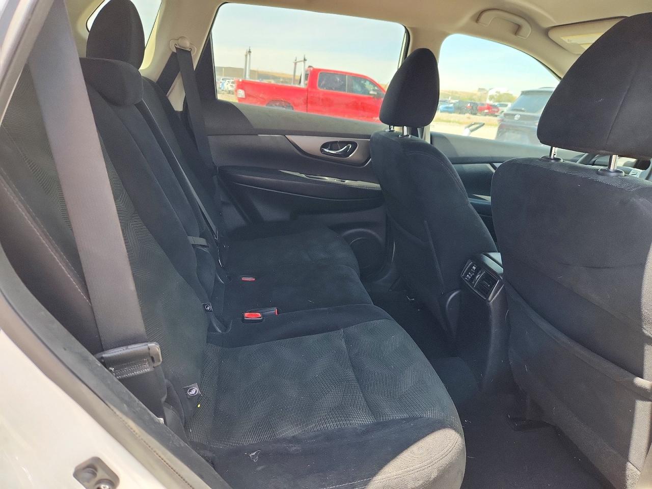 2015 Nissan Rogue Sv White vin: 5N1AT2MVXFC899210