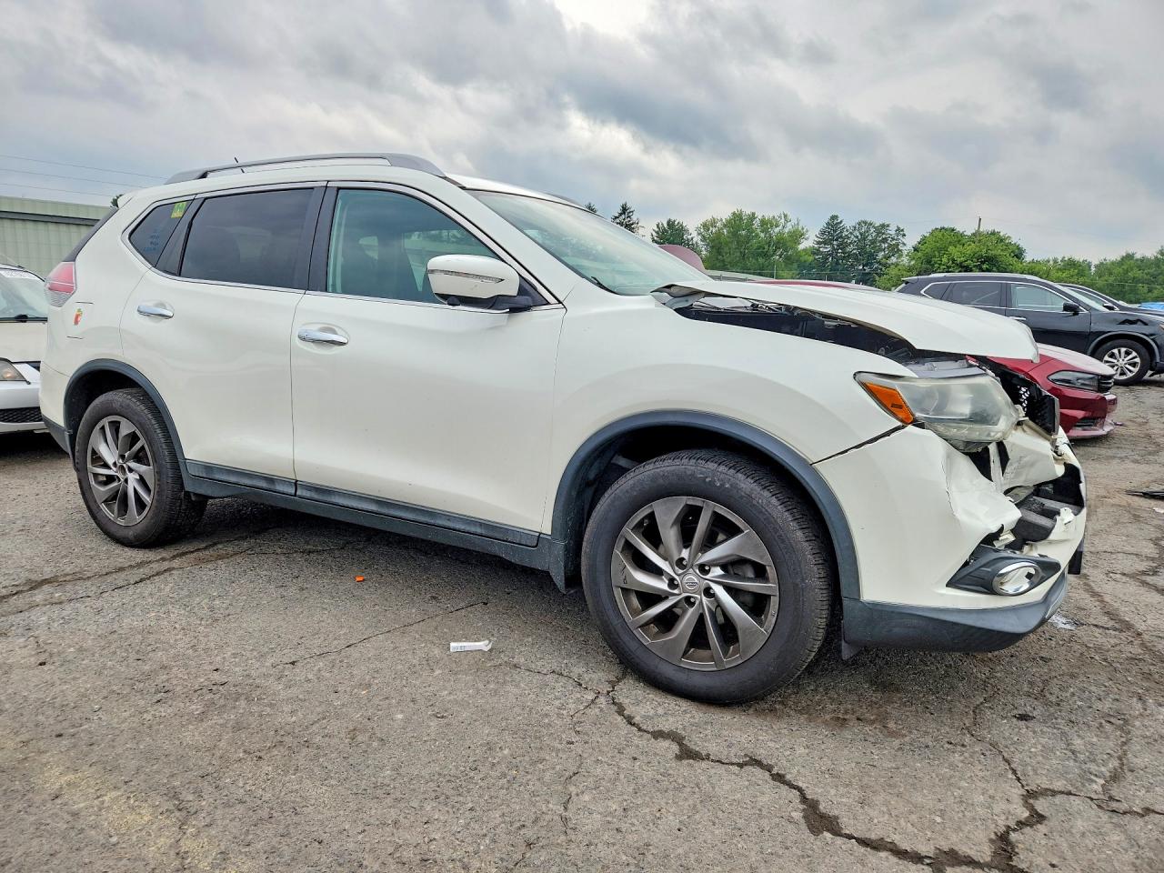 2015 Nissan Rogue White vin: 5N1AT2MVXFC908780