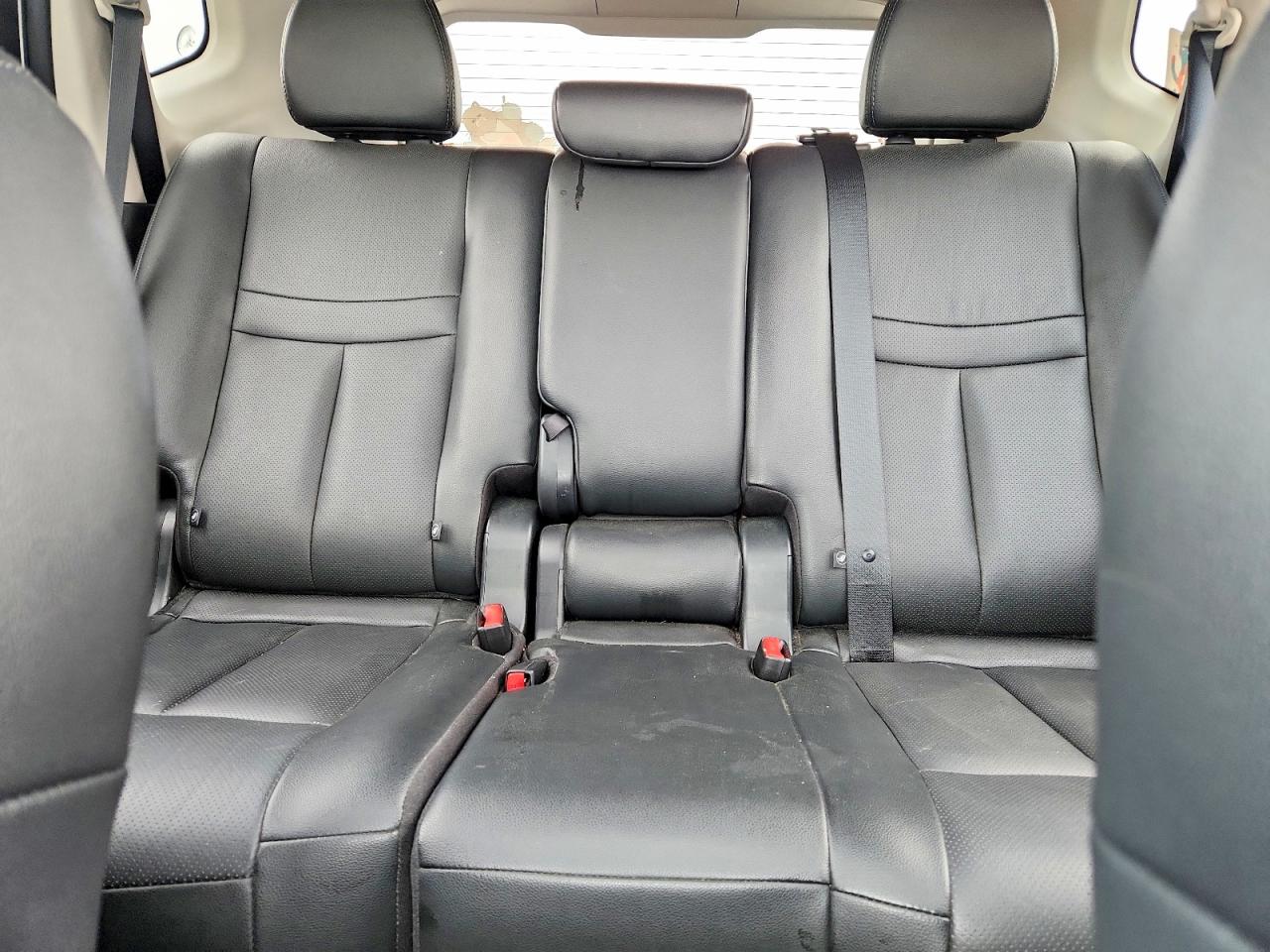 2015 Nissan Rogue White vin: 5N1AT2MVXFC908780
