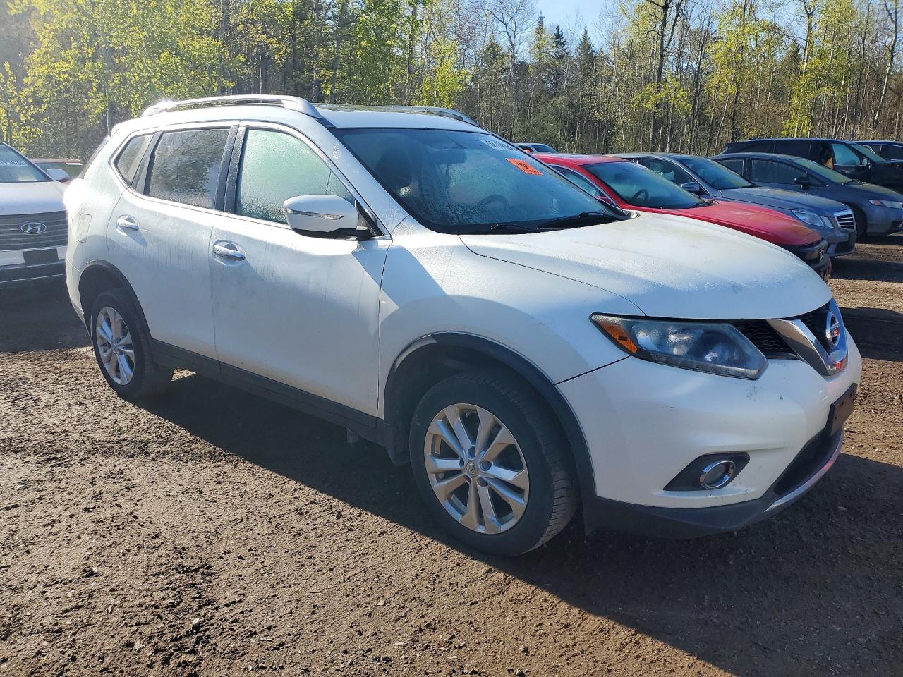 2015 Nissan Rogue S White vin: 5N1AT2MVXFC916569