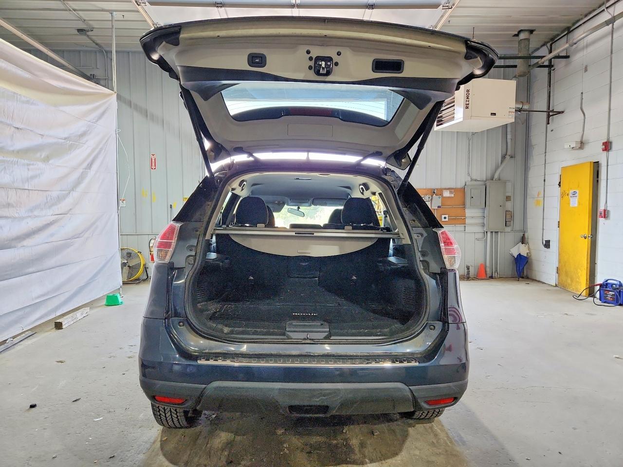 2016 Nissan Rogue Sv Blue vin: 5N1AT2MVXGC799951