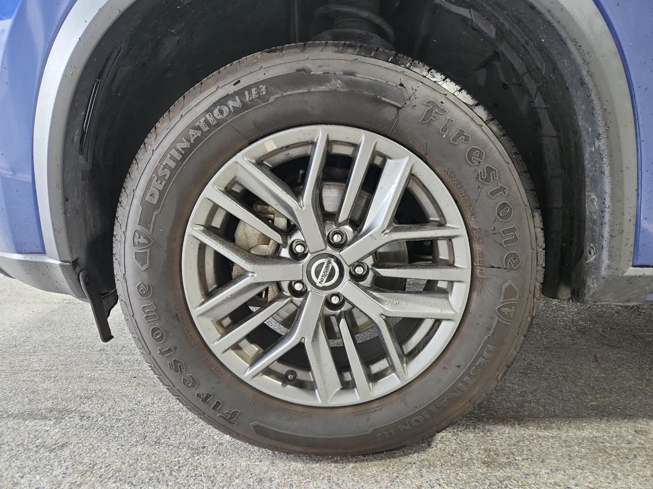2021 Nissan Rogue S Blue vin: 5N1AT3AB1MC796576 Damage: Left Front Tire, Worn, Replacement Required