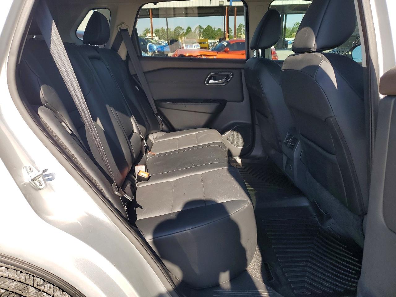 2021 Nissan Rogue Sv Серебряный vin: 5N1AT3BA3MC779672