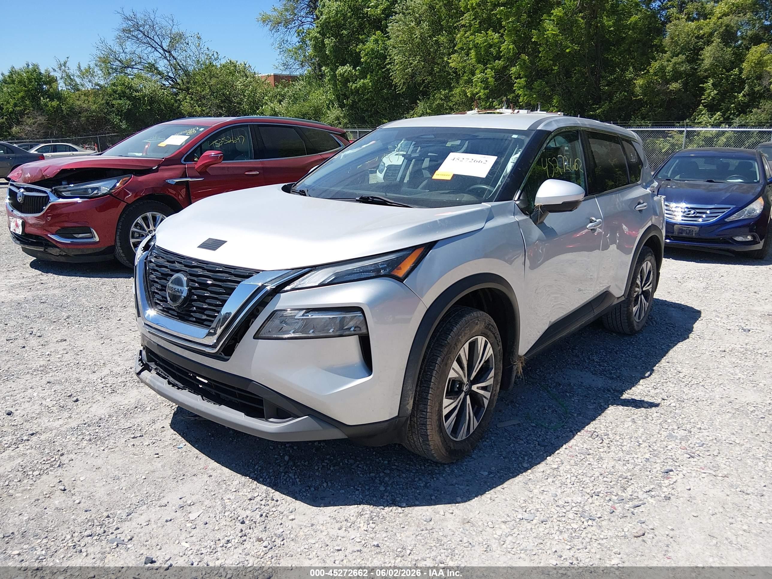 2021 Nissan Rogue Sv Fwd Серебряный vin: 5N1AT3BA5MC701670