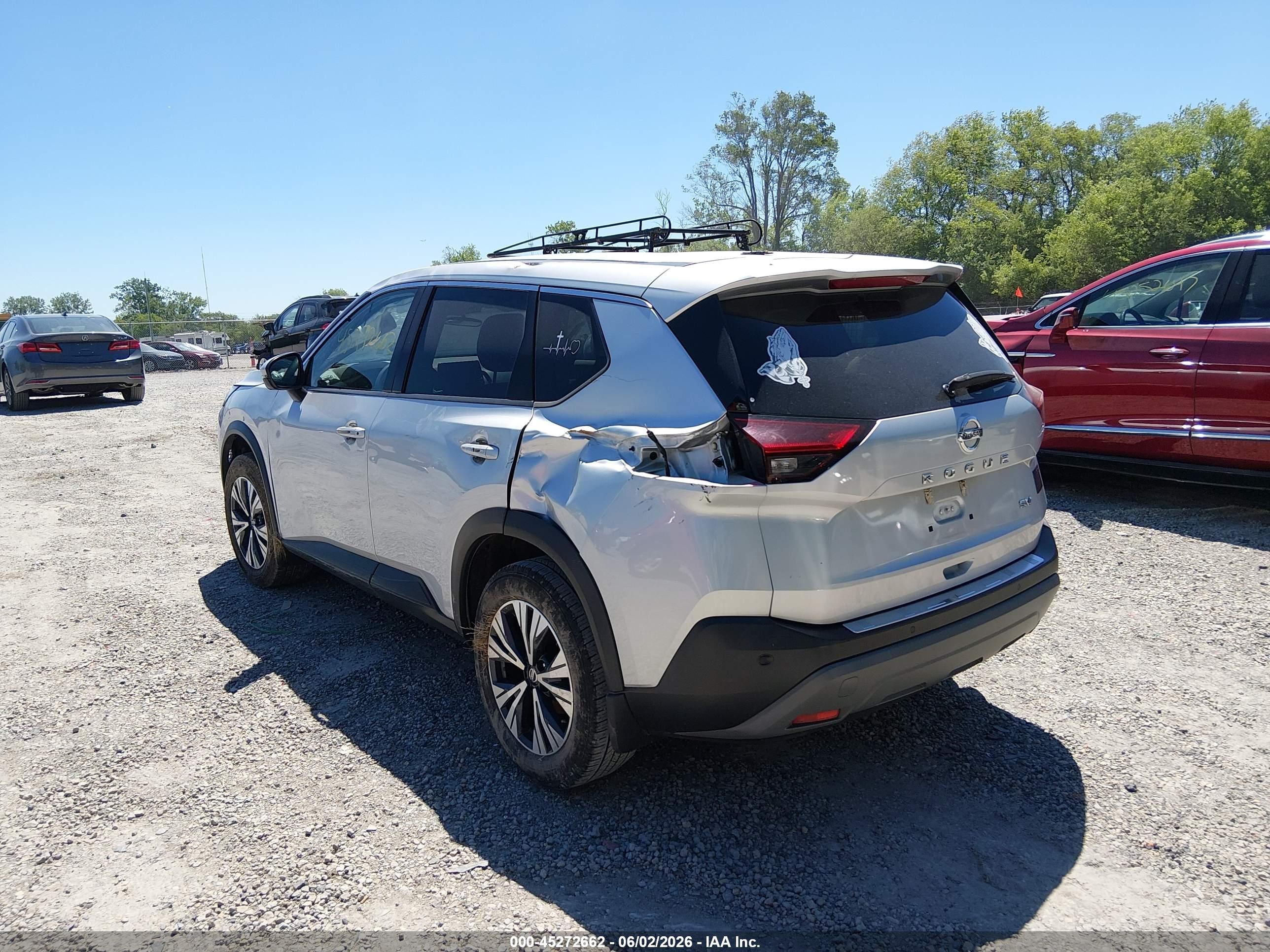 2021 Nissan Rogue Sv Fwd Серебряный vin: 5N1AT3BA5MC701670