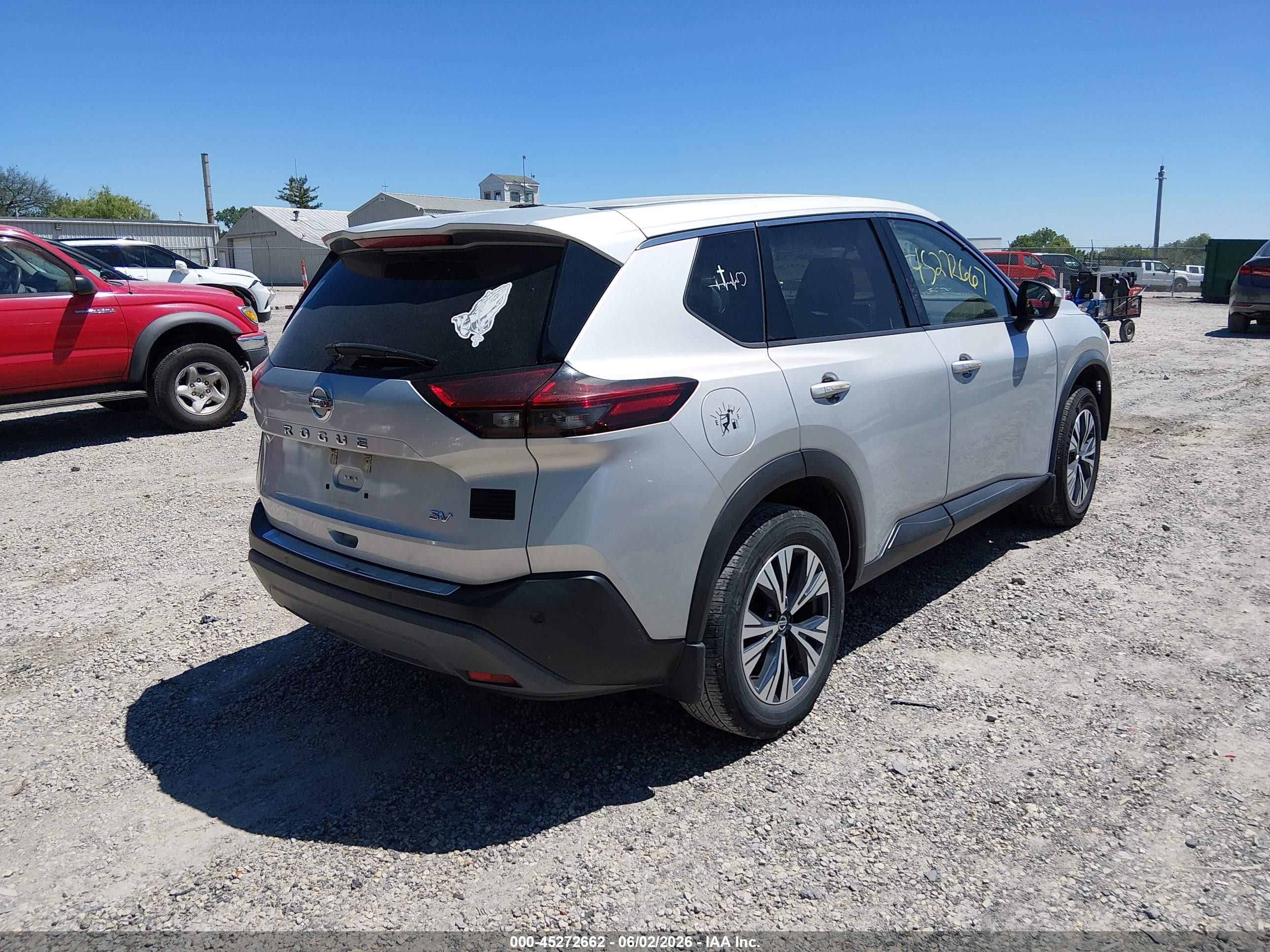 2021 Nissan Rogue Sv Fwd Серебряный vin: 5N1AT3BA5MC701670