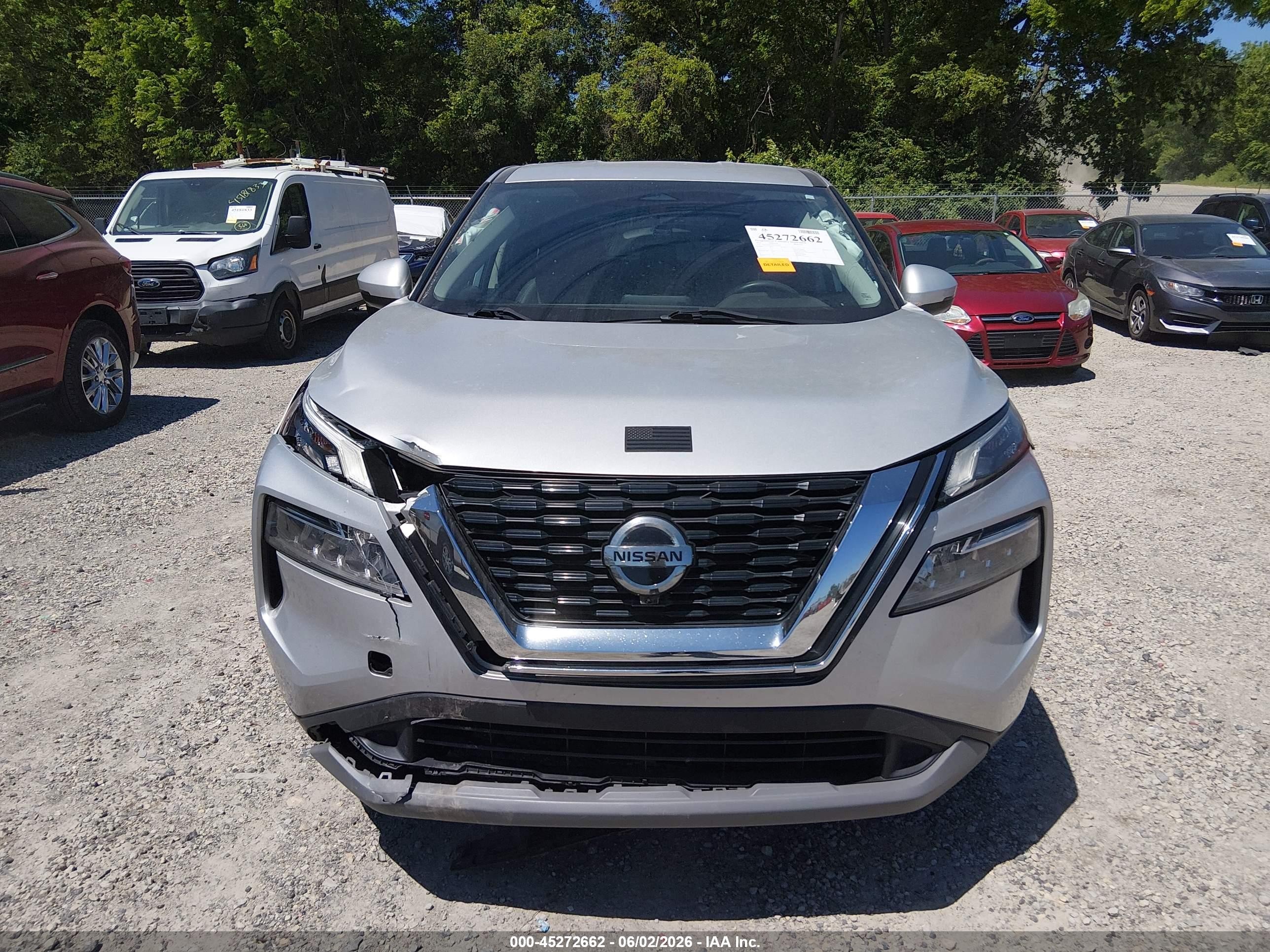 2021 Nissan Rogue Sv Fwd Серебряный vin: 5N1AT3BA5MC701670