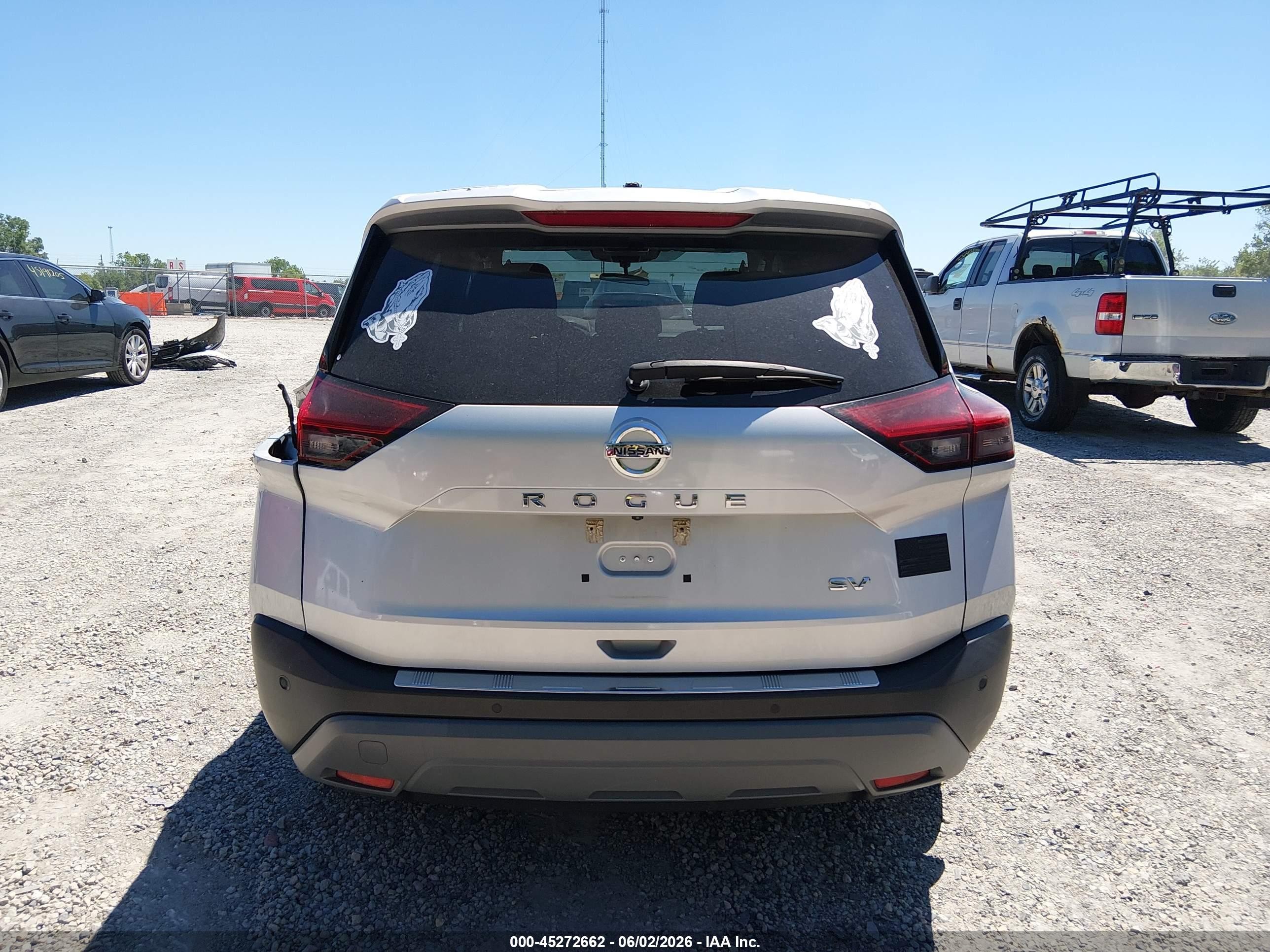2021 Nissan Rogue Sv Fwd Серебряный vin: 5N1AT3BA5MC701670