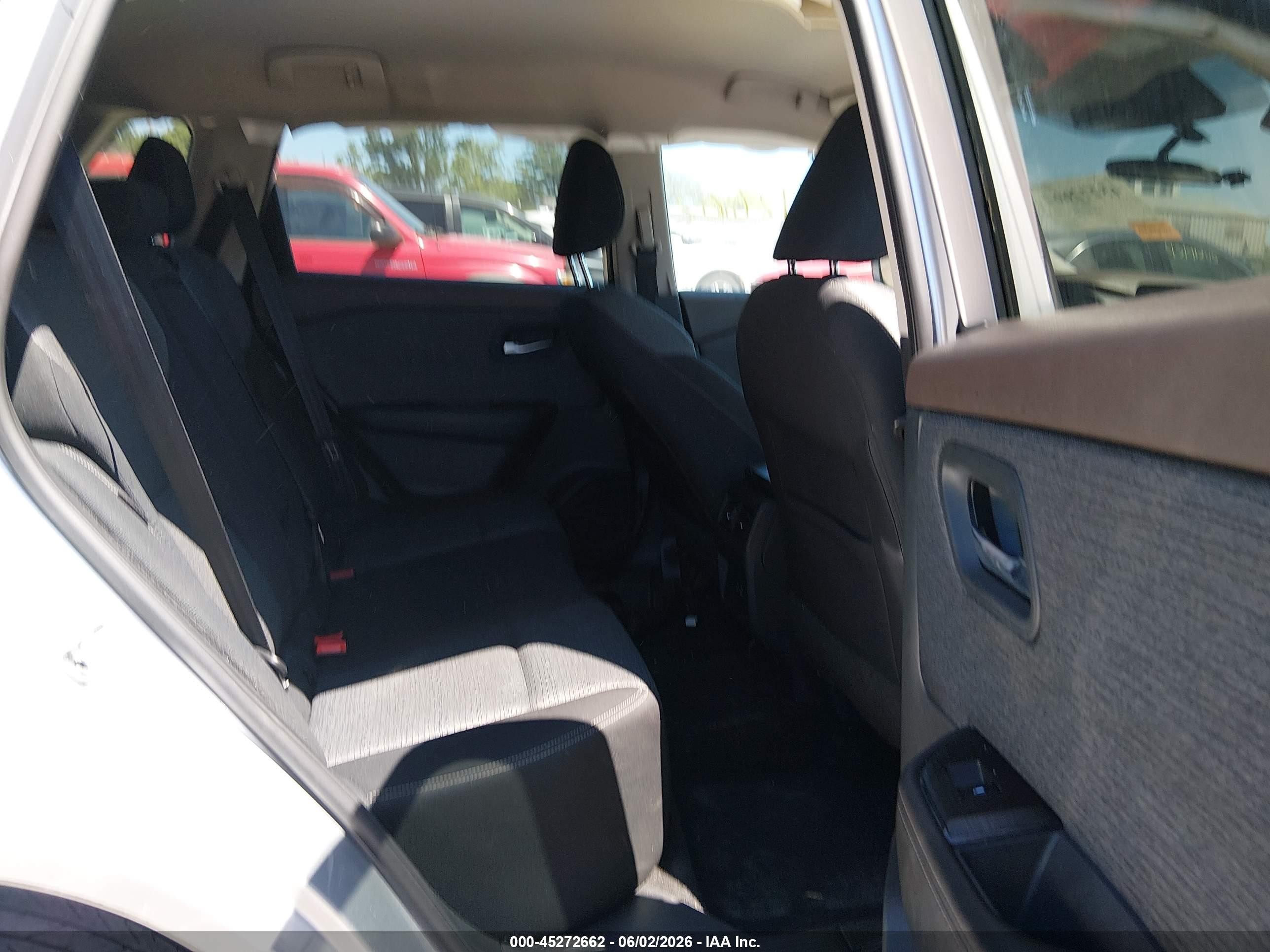 2021 Nissan Rogue Sv Fwd Серебряный vin: 5N1AT3BA5MC701670