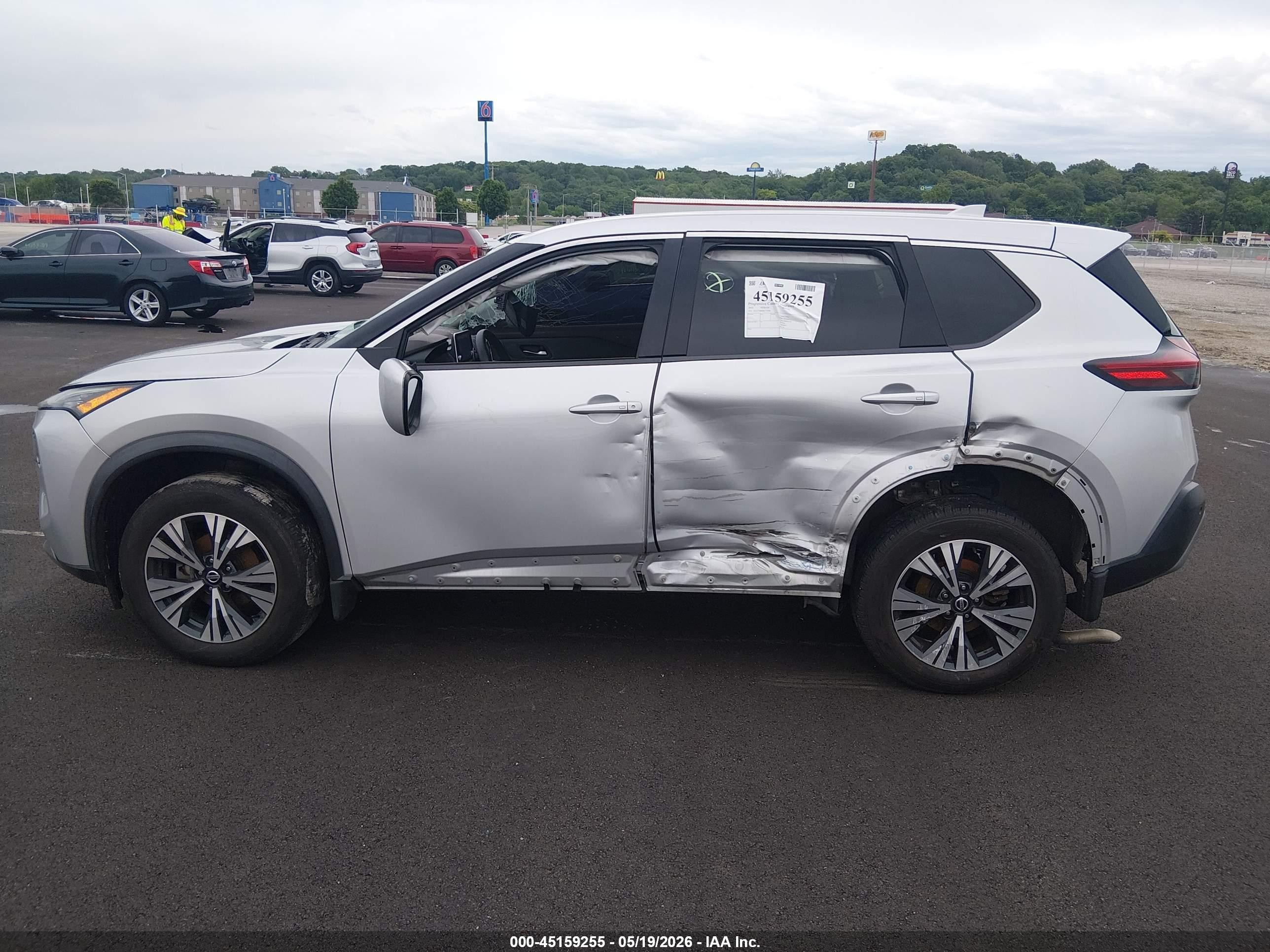 2021 Nissan Rogue Sv Intelligent Awd Silver vin: 5N1AT3BB8MC710582