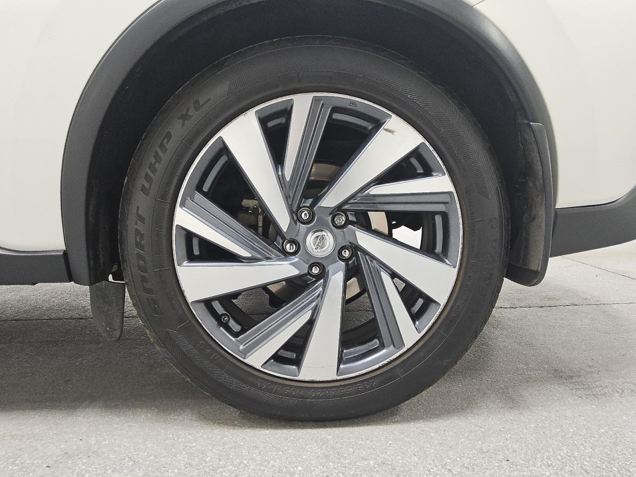 2015 Nissan Murano Platinum White vin: 5N1AZ2MG0FN240296 Damage: Left Rear Wheel, Curb Rash, > 12 Inches
